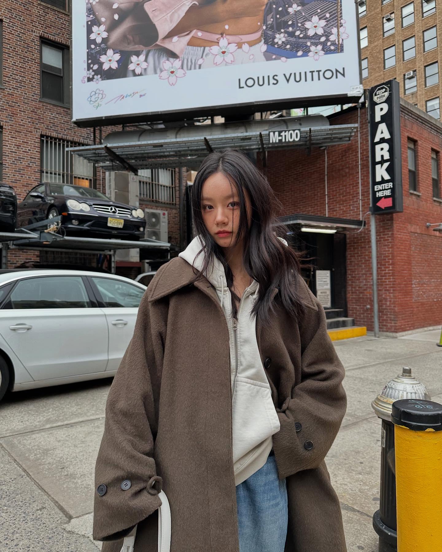 겨울마다 꺼내 입는 아우터🤎
후드에도 니트에도 찰떡인 롱코트🧣☕️ 이미지2