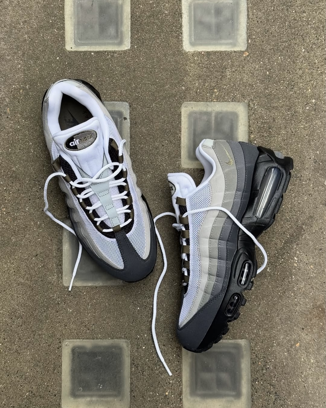 색감좋은 맥스95 미디움올리브🫒 이미지1