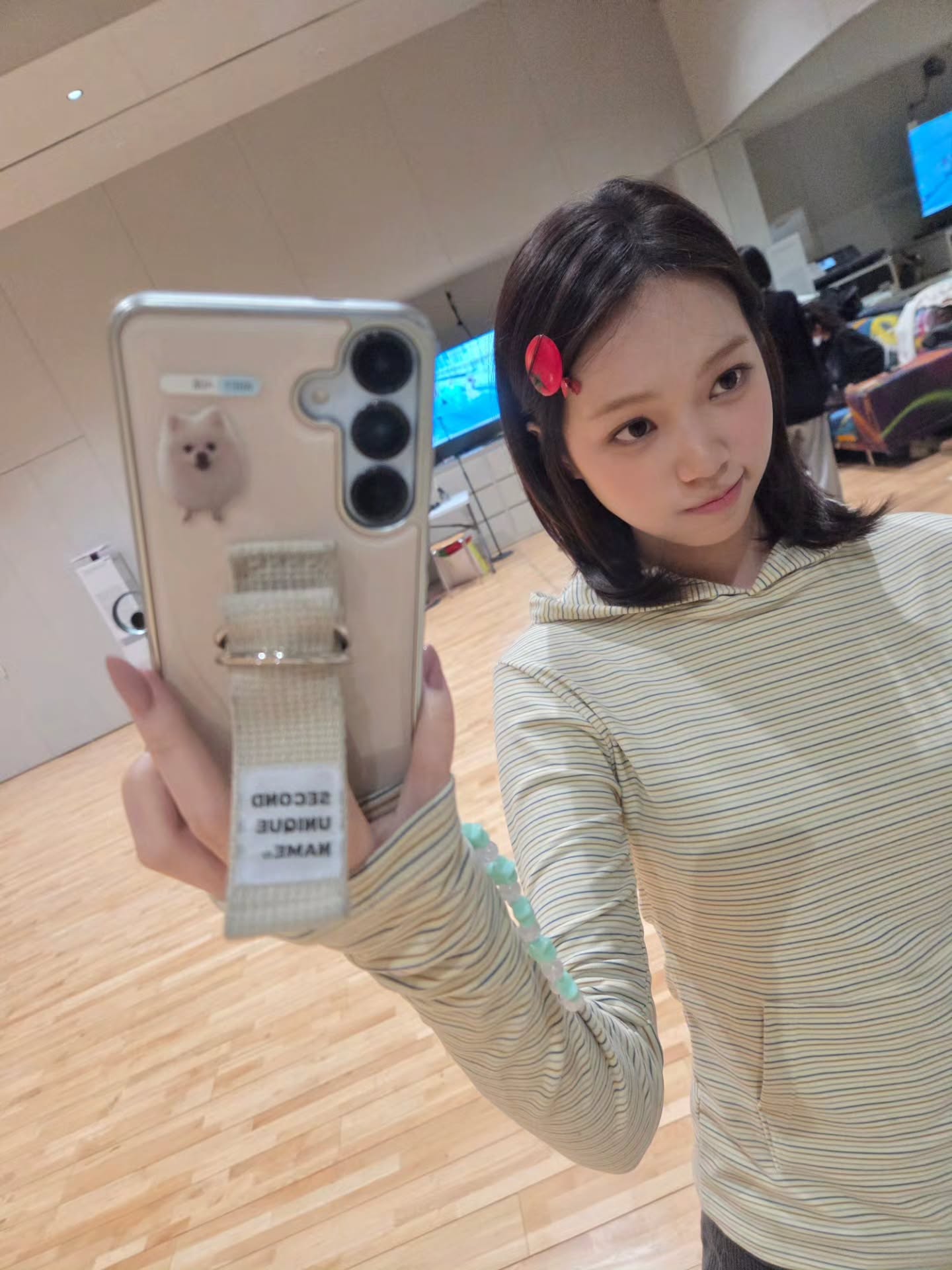 후드티는 가을룩 완성시킬 필수템☑️
스트릿부터 캐주얼까지🎶💫후드티로 100% 활용해 보자 이미지7