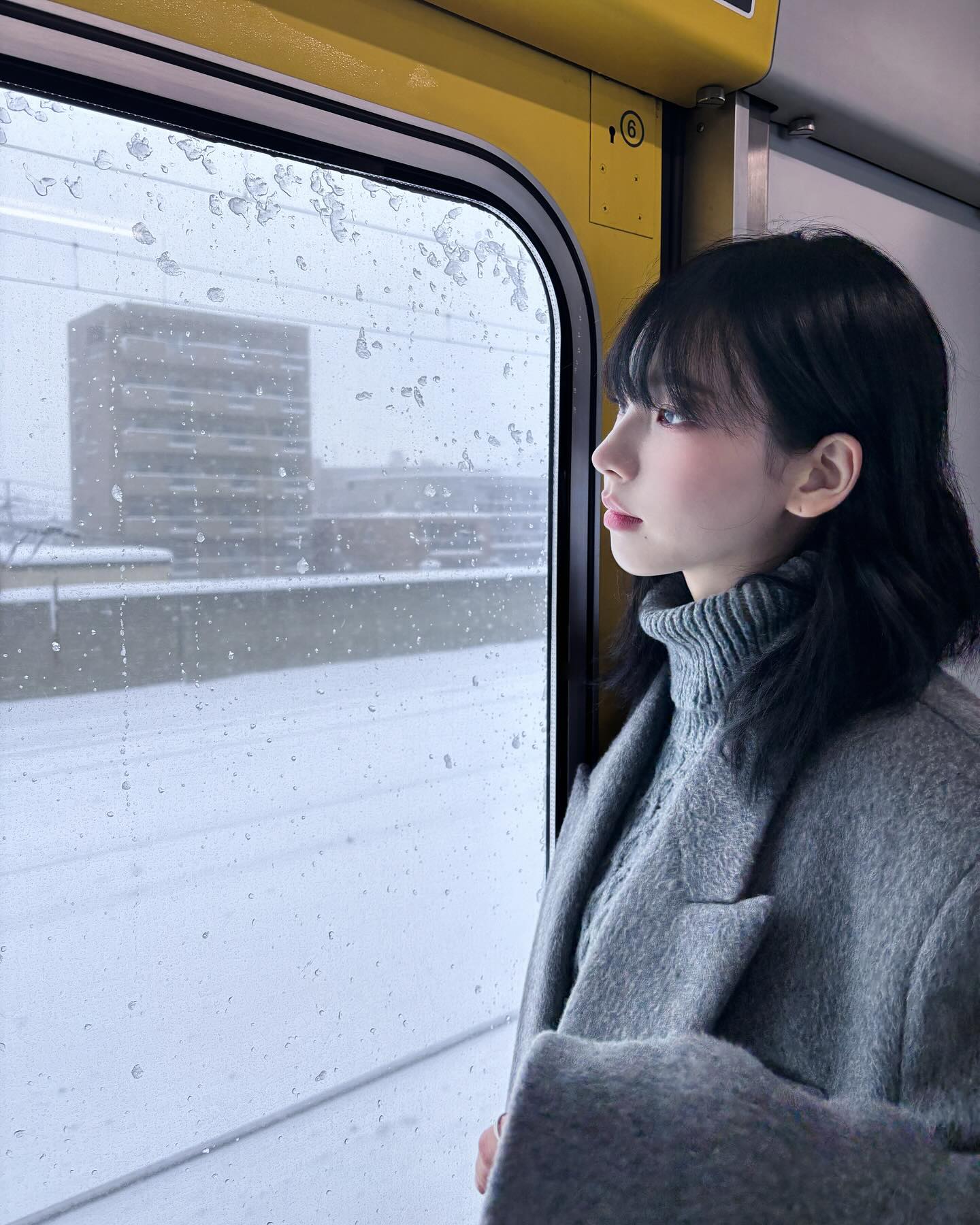 겨울마다 꺼내 입는 아우터🤎
후드에도 니트에도 찰떡인 롱코트🧣☕️ 이미지4