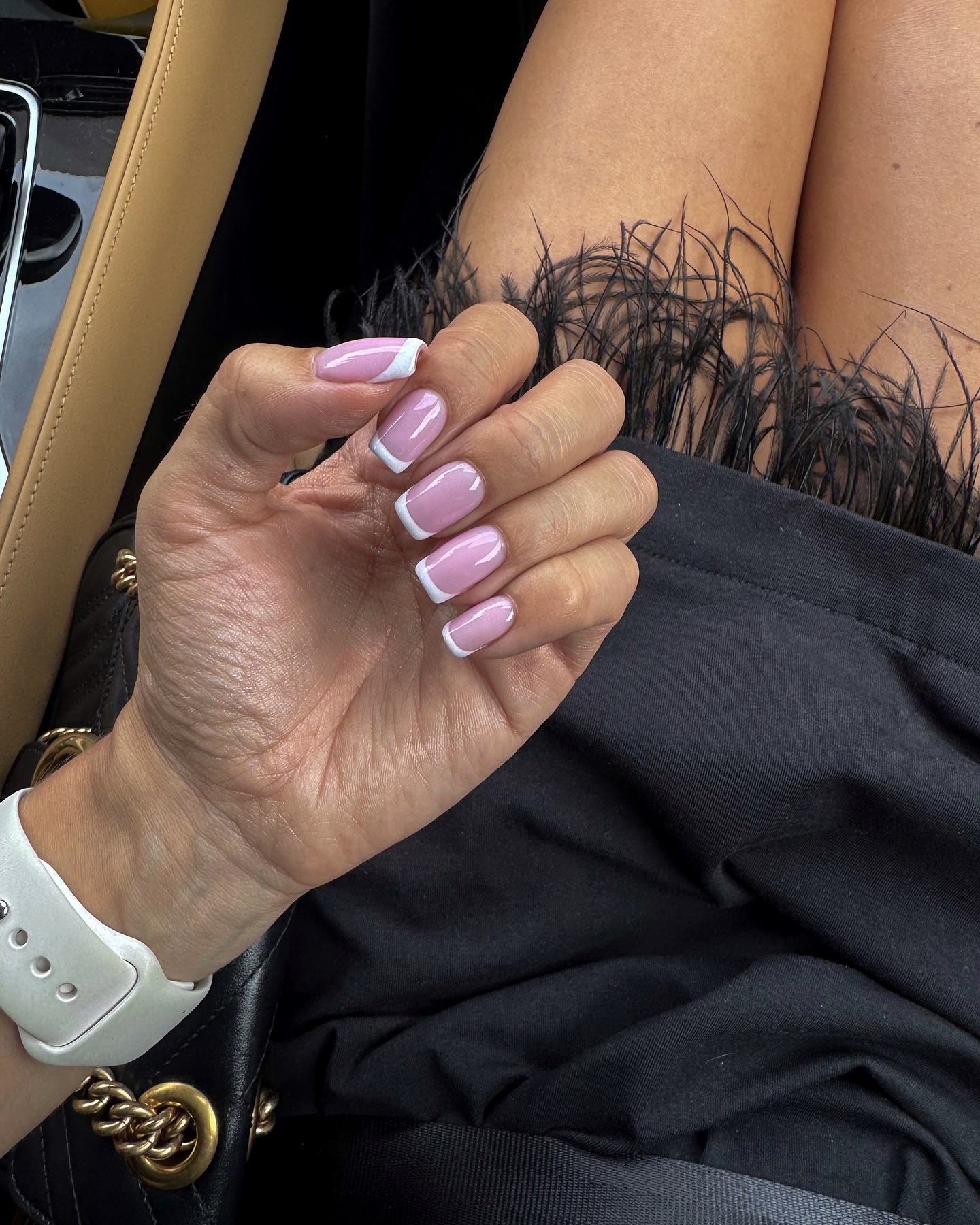 질리지 않는 미니멀한 프렌치 네일💅🏻
계절 타지 않는 클래식한 프렌치 네일로 기분 전환해 보자🤍✨ 이미지7