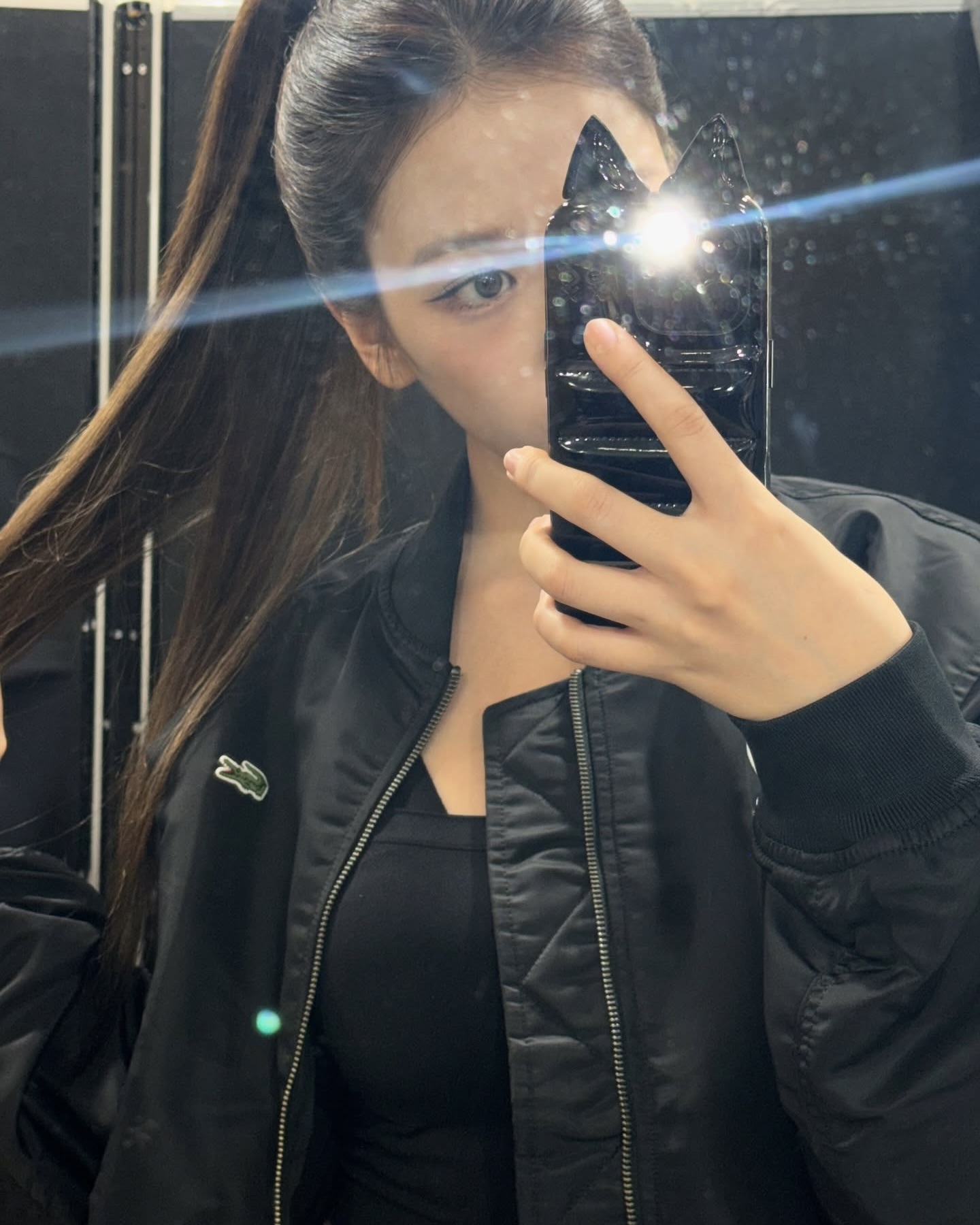 거울 앞 1분 투자로 여리미 폭발💖
소두 효과 확실한 포니테일로🫧💞분위기까지 예쁘게 만들어 보자 이미지6