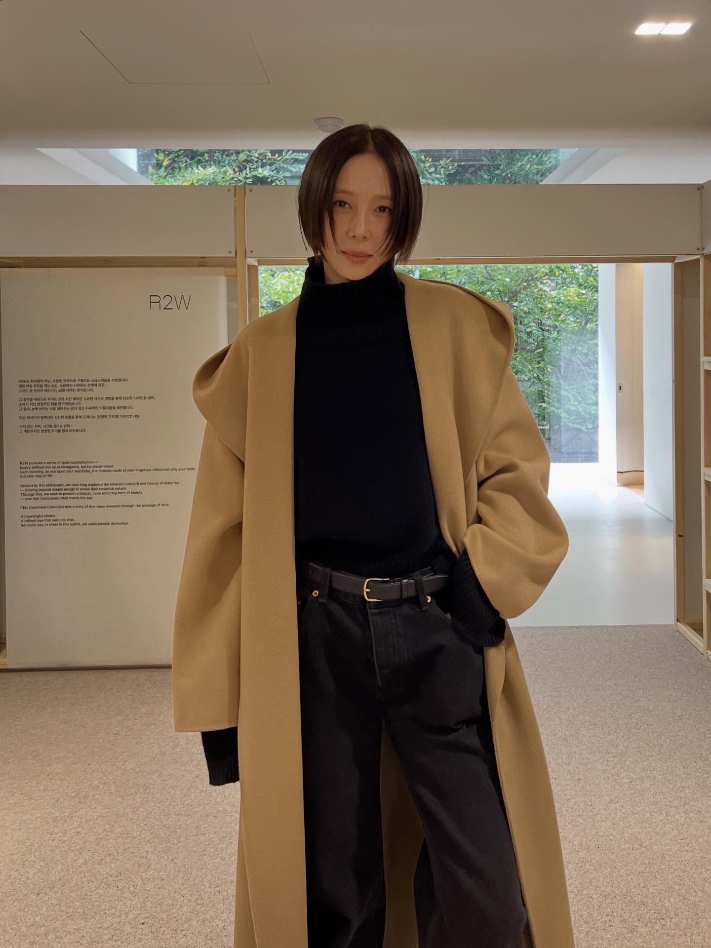 겨울마다 꺼내 입는 아우터🤎
후드에도 니트에도 찰떡인 롱코트🧣☕️ 이미지6