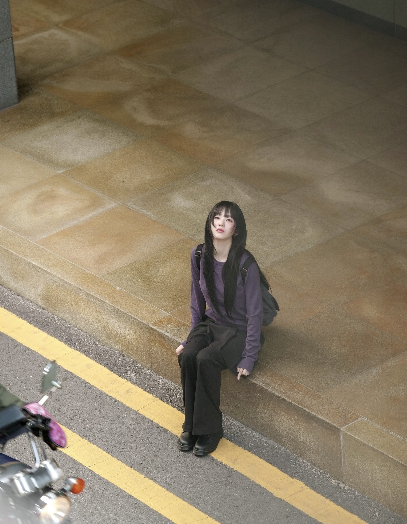 레이어링 쉽게 하는 법? 스칸트지😉
치마보다 편하고, 바지보다 예쁜🖤✨ 스칸트 매력에 빠져봐
이미지8