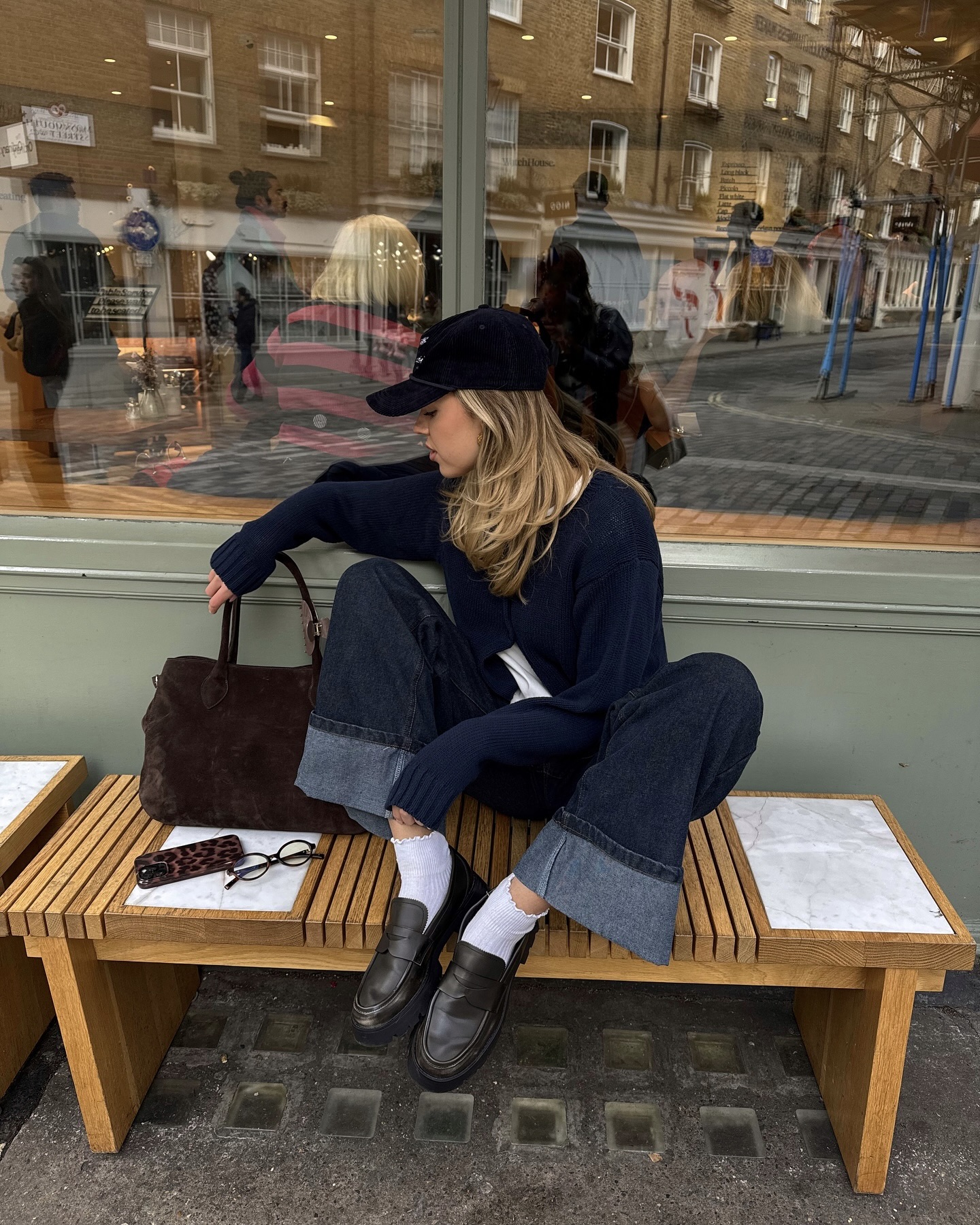 센스있는 데일리 포인트?롤업이지💙
데님 끝단 살짝 접는 순간👖💫밋밋한 룩에 포인트가 살아나요 이미지2