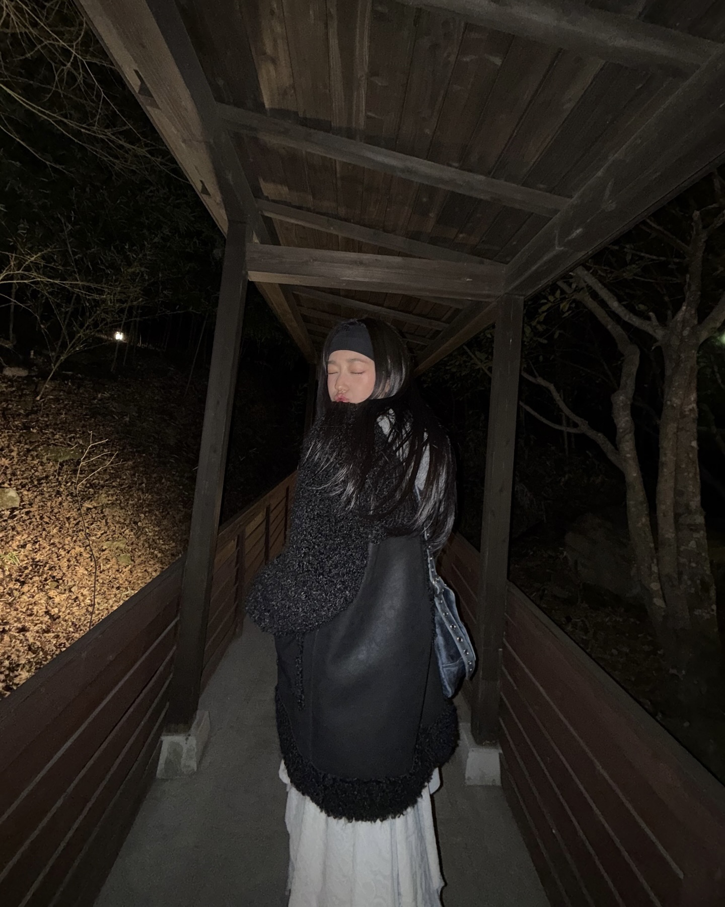 레이어링 쉽게 하는 법? 스칸트지😉
치마보다 편하고, 바지보다 예쁜🖤✨ 스칸트 매력에 빠져봐
이미지5