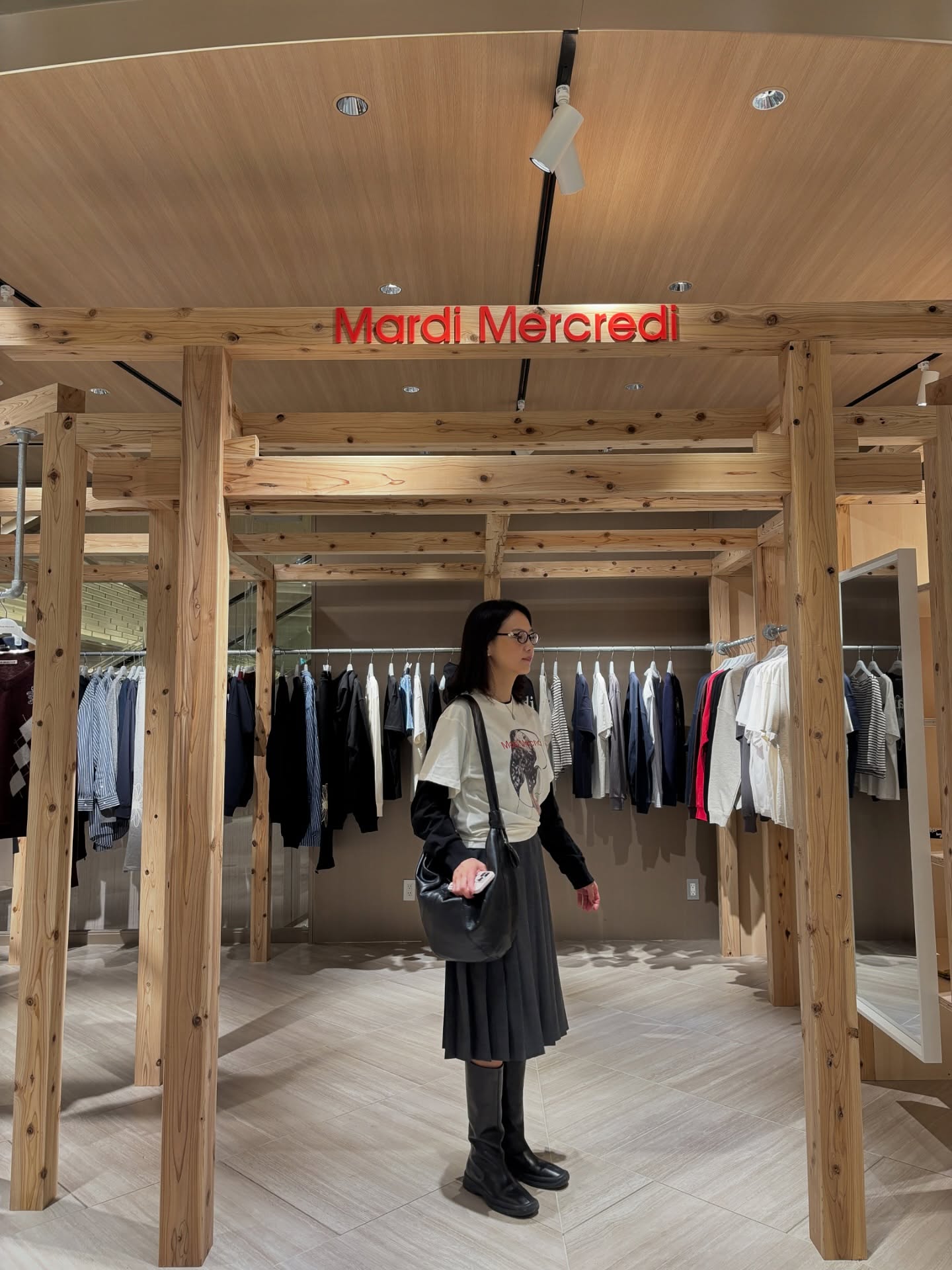 편하고 예쁜 옷 찾는다면?🖤
어디에나 잘 어울리는 롱스커트로 데일리 코디하기👗✨ 이미지7