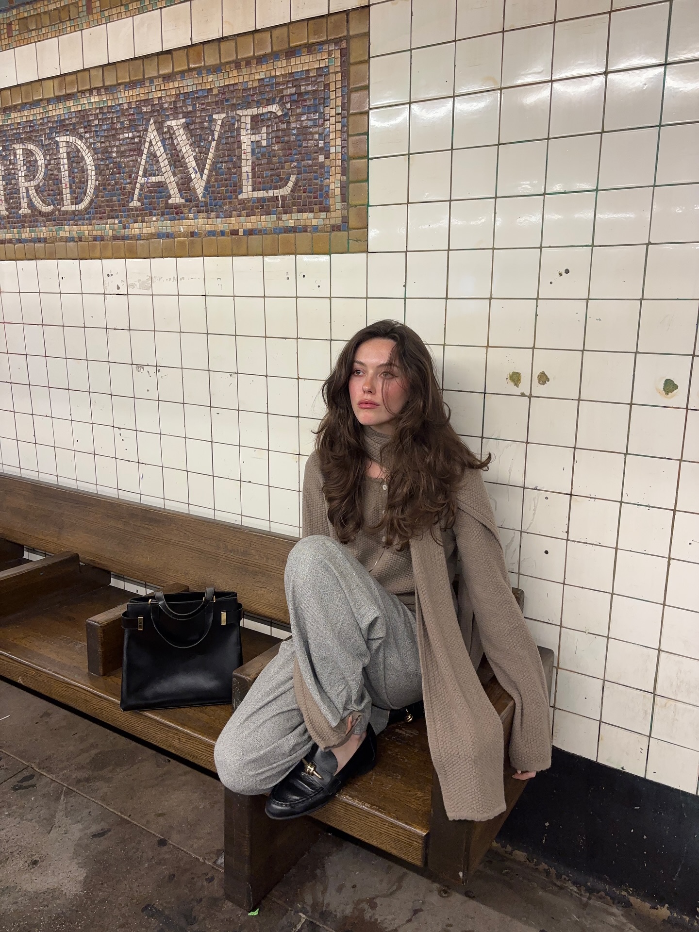 어떤 색 목도리를 둘러볼까?🧣
룩과 비슷한 톤온톤 목도리로 센스 있게 마무리해 봐🤍✨ 이미지3