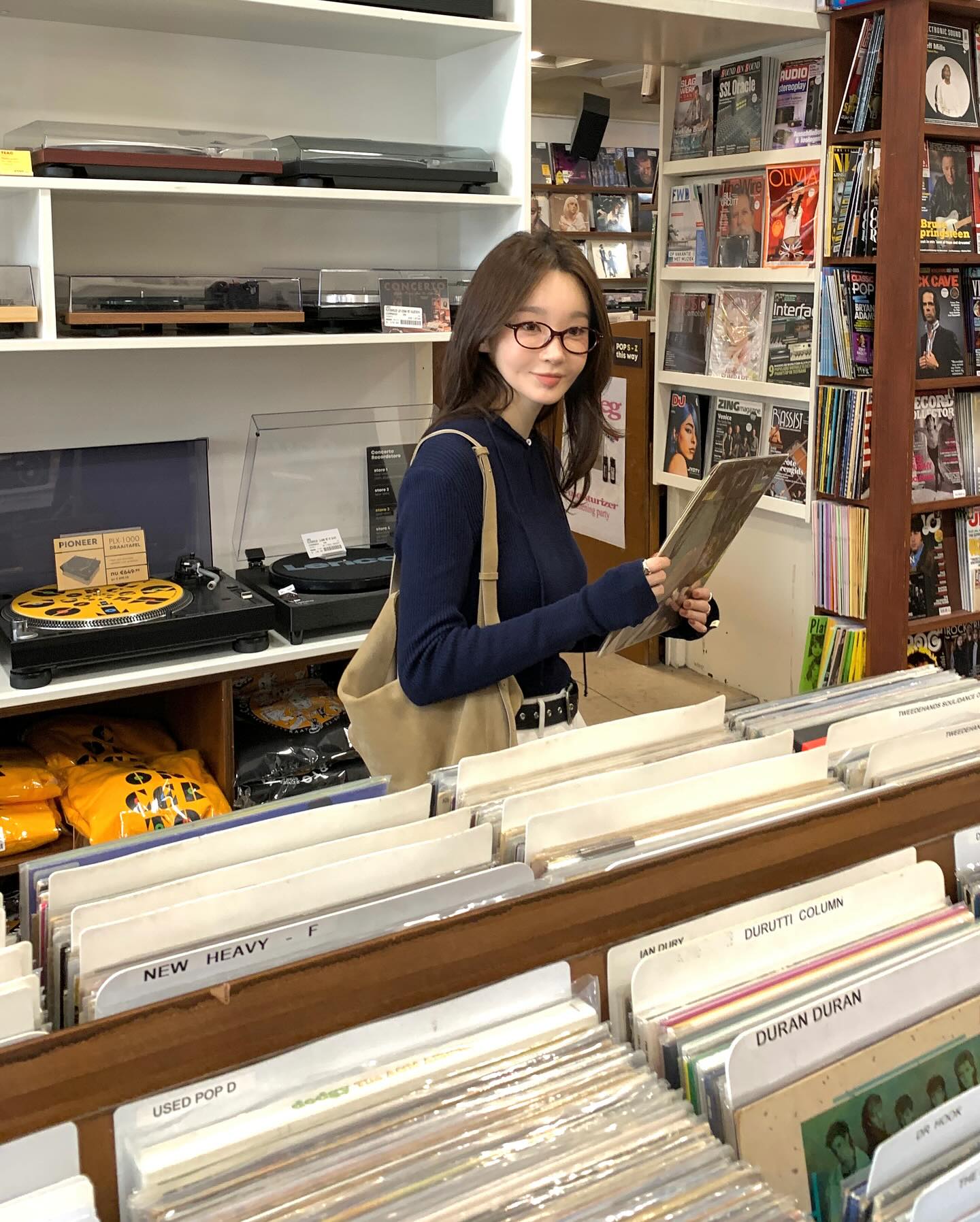 요즘엔 레오파드 오벌형 안경이야✨
레오파드 부담스러웠다면, 안경으로 가볍게 시작해 보자🐆🤎 이미지4