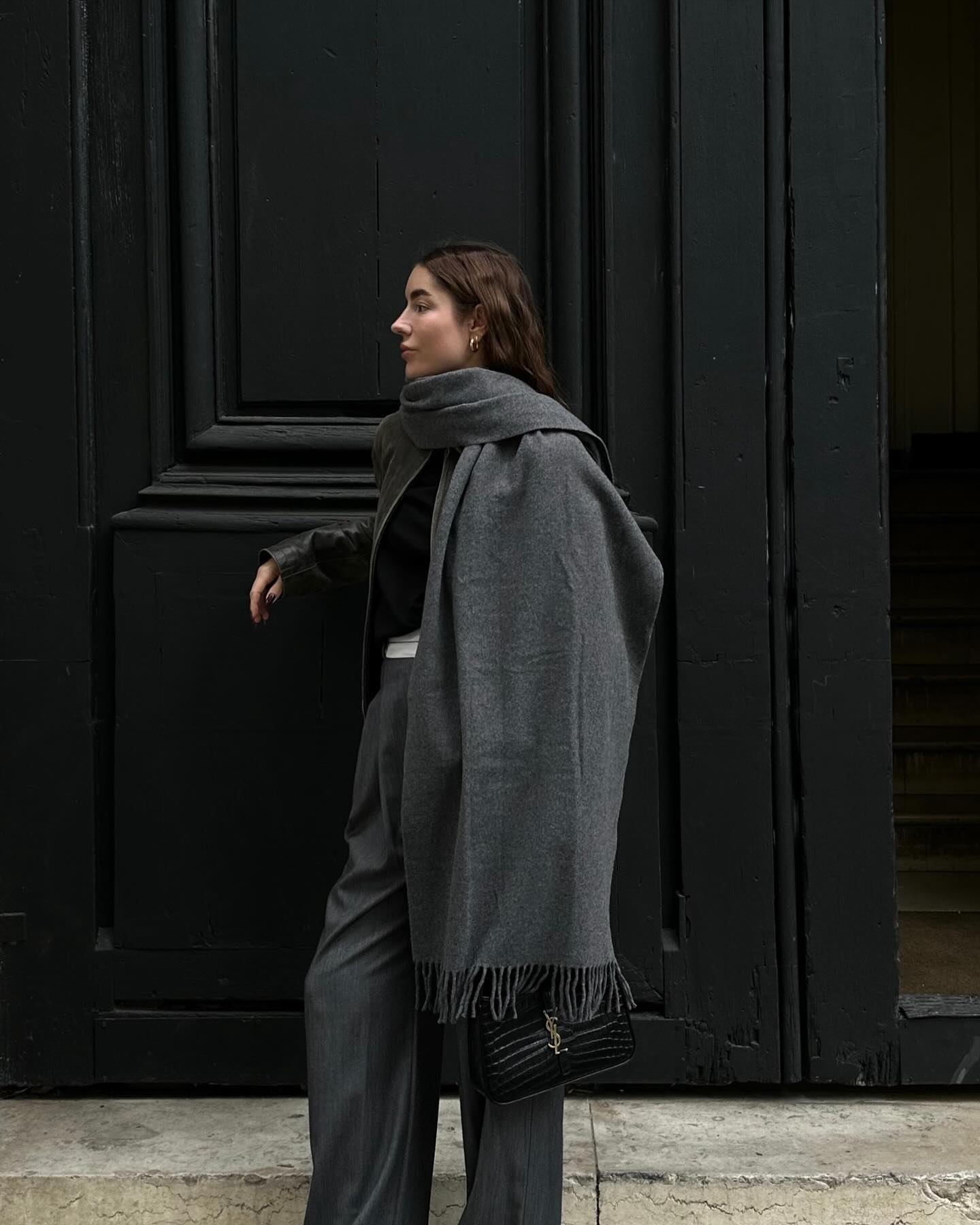 어떤 색 목도리를 둘러볼까?🧣
룩과 비슷한 톤온톤 목도리로 센스 있게 마무리해 봐🤍✨ 이미지5