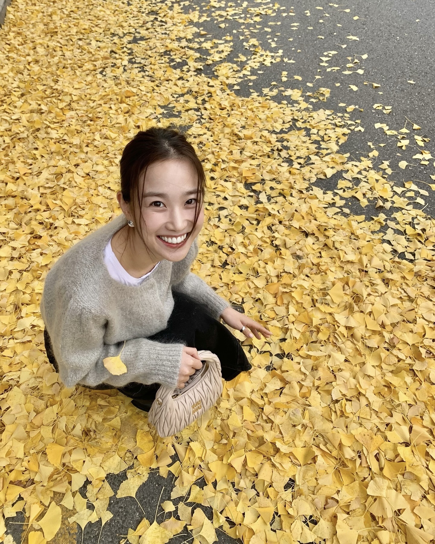 겨울 준비는 앙고라 니트부터🫧
폭닥폭닥 여리핏 앙고라 니트로🧶🤍 겨울엔 1.5배 더 예쁘게 입자 이미지2