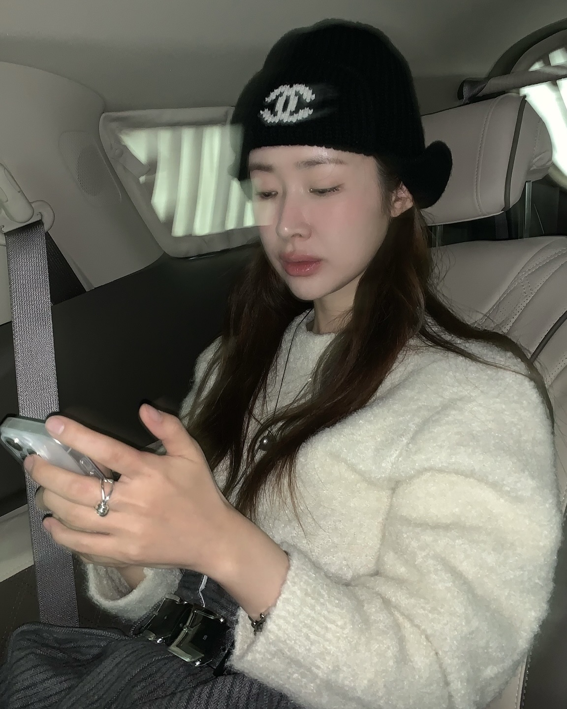 겨울 준비는 앙고라 니트부터🫧
폭닥폭닥 여리핏 앙고라 니트로🧶🤍 겨울엔 1.5배 더 예쁘게 입자 이미지4