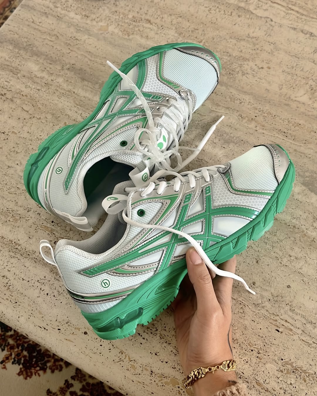 푸릇푸릇한 히든 x 아식스🍃 이미지