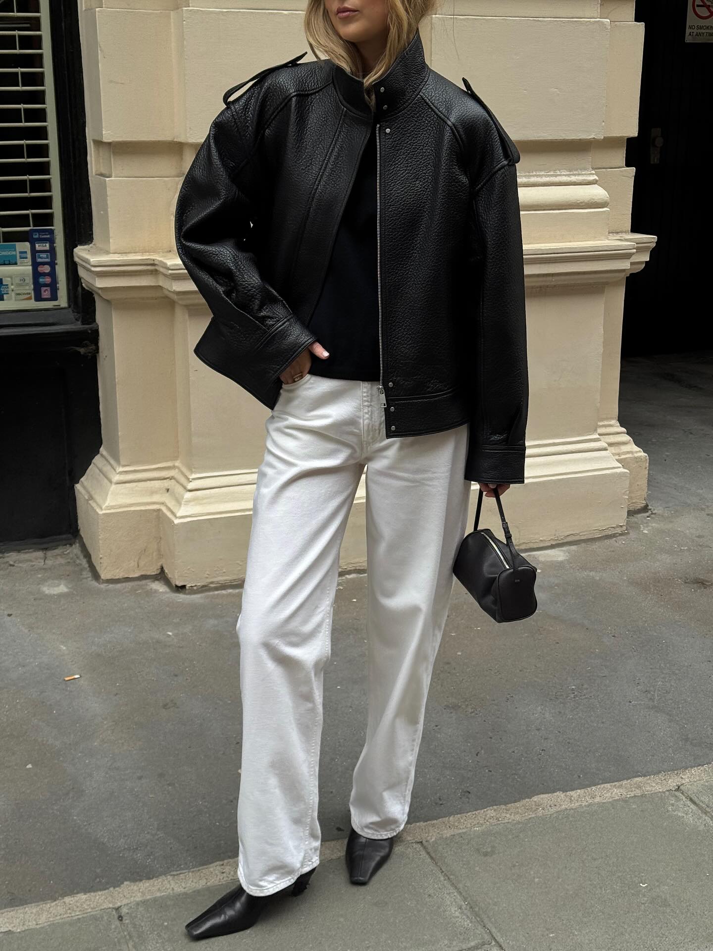 계절 안 타는 화이트 팬츠🤍
언제 입어도 깔끔하고 고급스러운 데일리 코디🦢✨ 이미지2