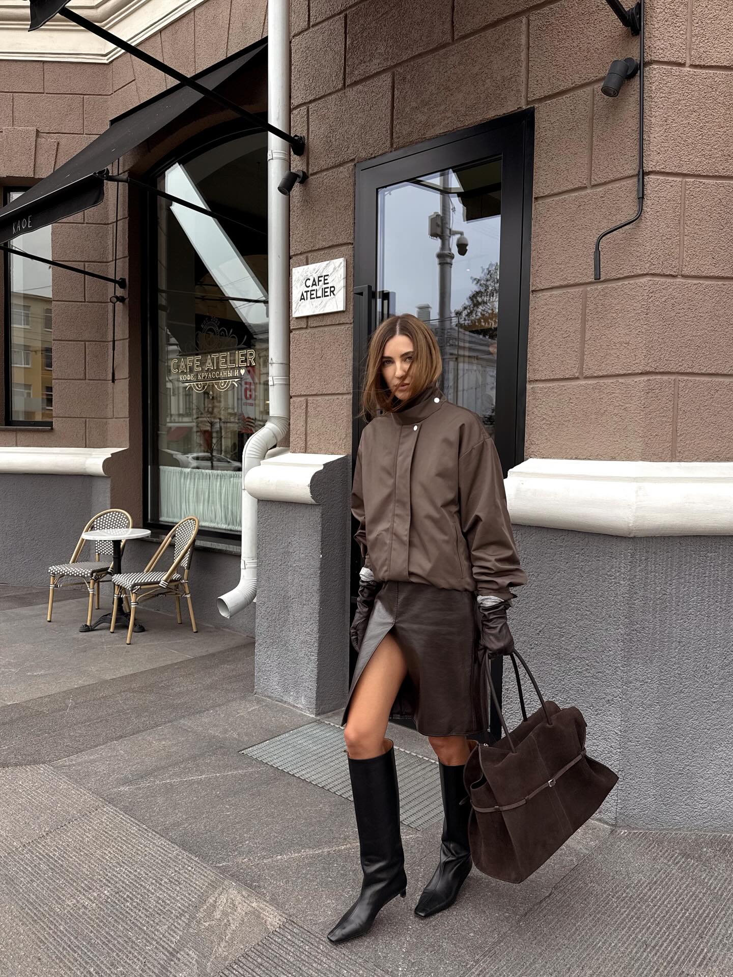 추워도 미디스커트는 포기 못 해✨
부츠부터 플랫슈즈까지, 모두 찰떡인 미디스커트 입어보자🙆🏻‍♀️🤎 이미지5