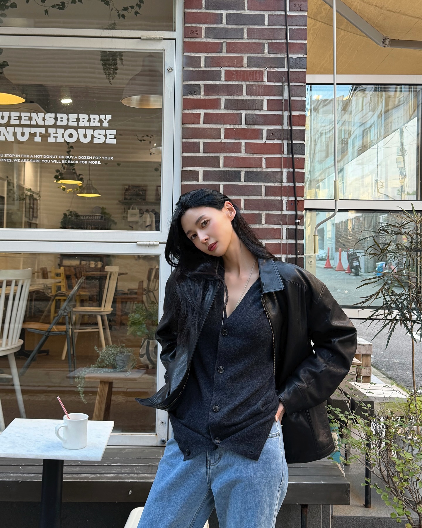 사실 가을엔 데님이 잘 어울려🩵
청량함과 따뜻함, 둘 다 잡는 데님으로 사계절 활용해 보자🧚🏻🔍
 이미지