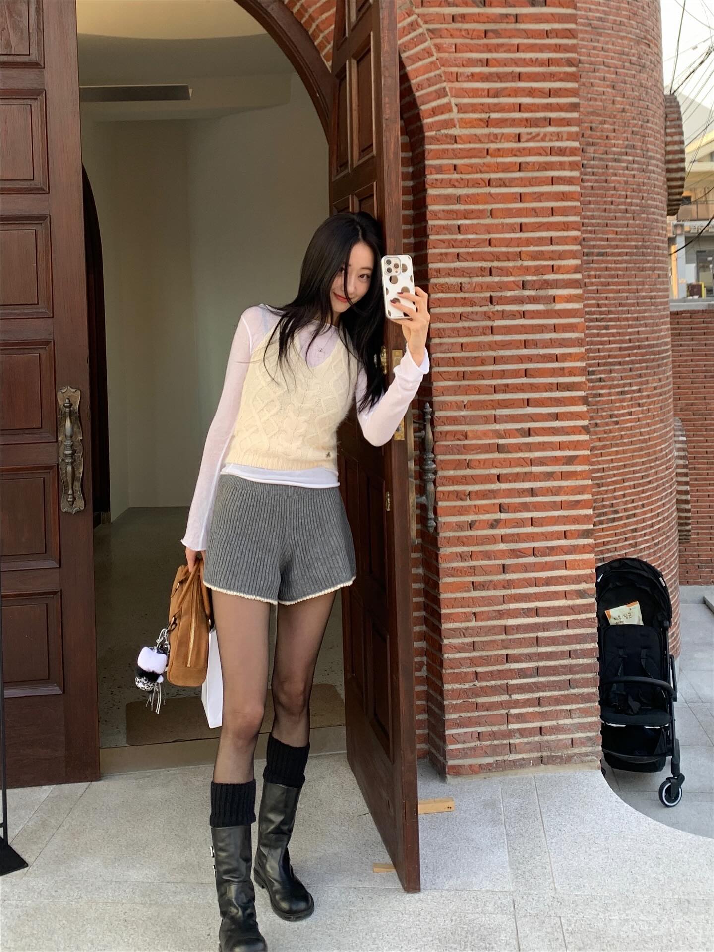 노출 없이도 분위기 있는 스타킹😎
은은하게 비치는 스타킹으로 시크하게 다리라인 정리 완료✨🐈‍⬛ 이미지4