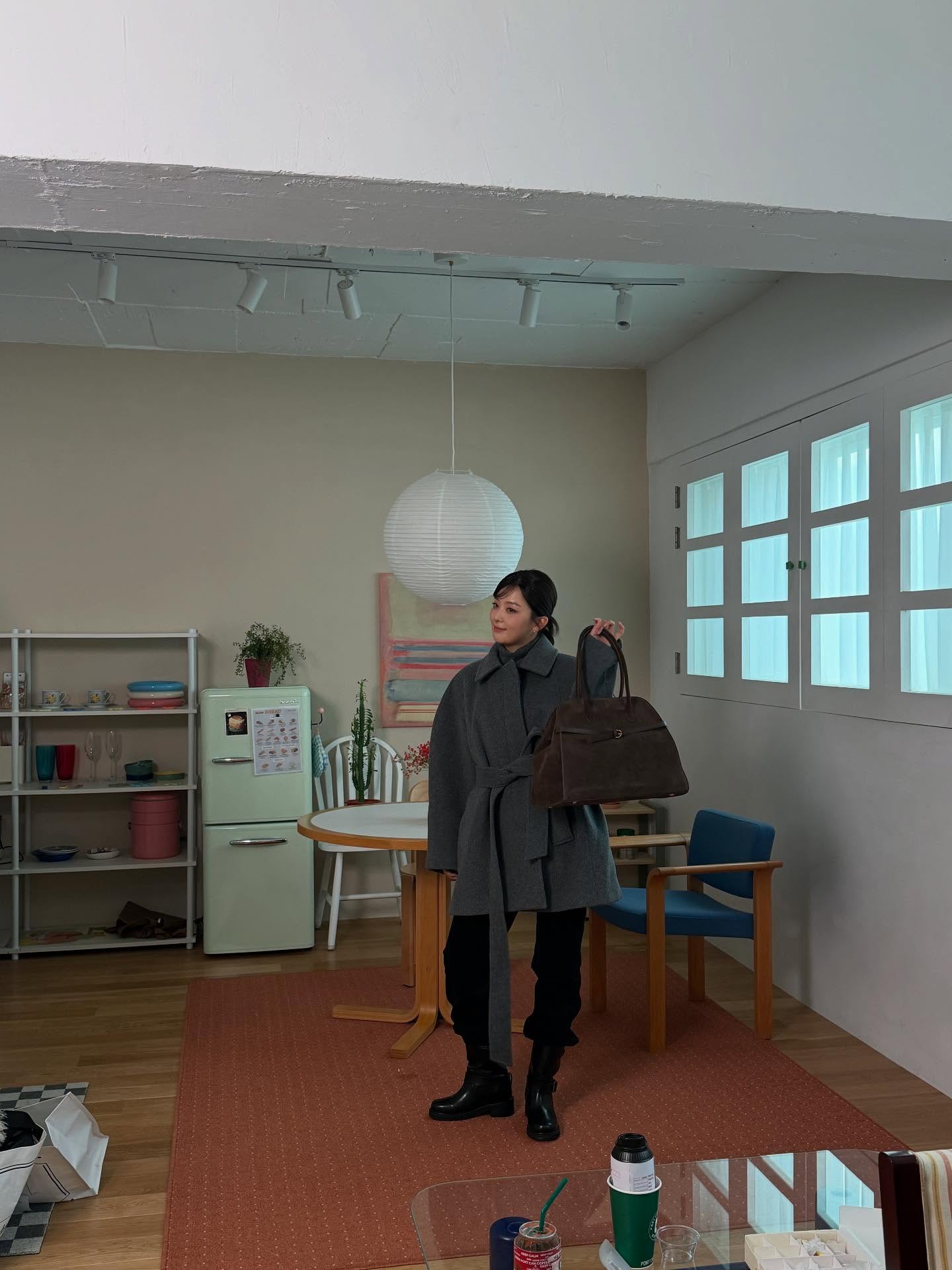 롱코트 질릴 땐 숏코트 어때?🤔
따뜻하고 간편하게 입기 좋은 겨울 아우터🤎🧥 이미지