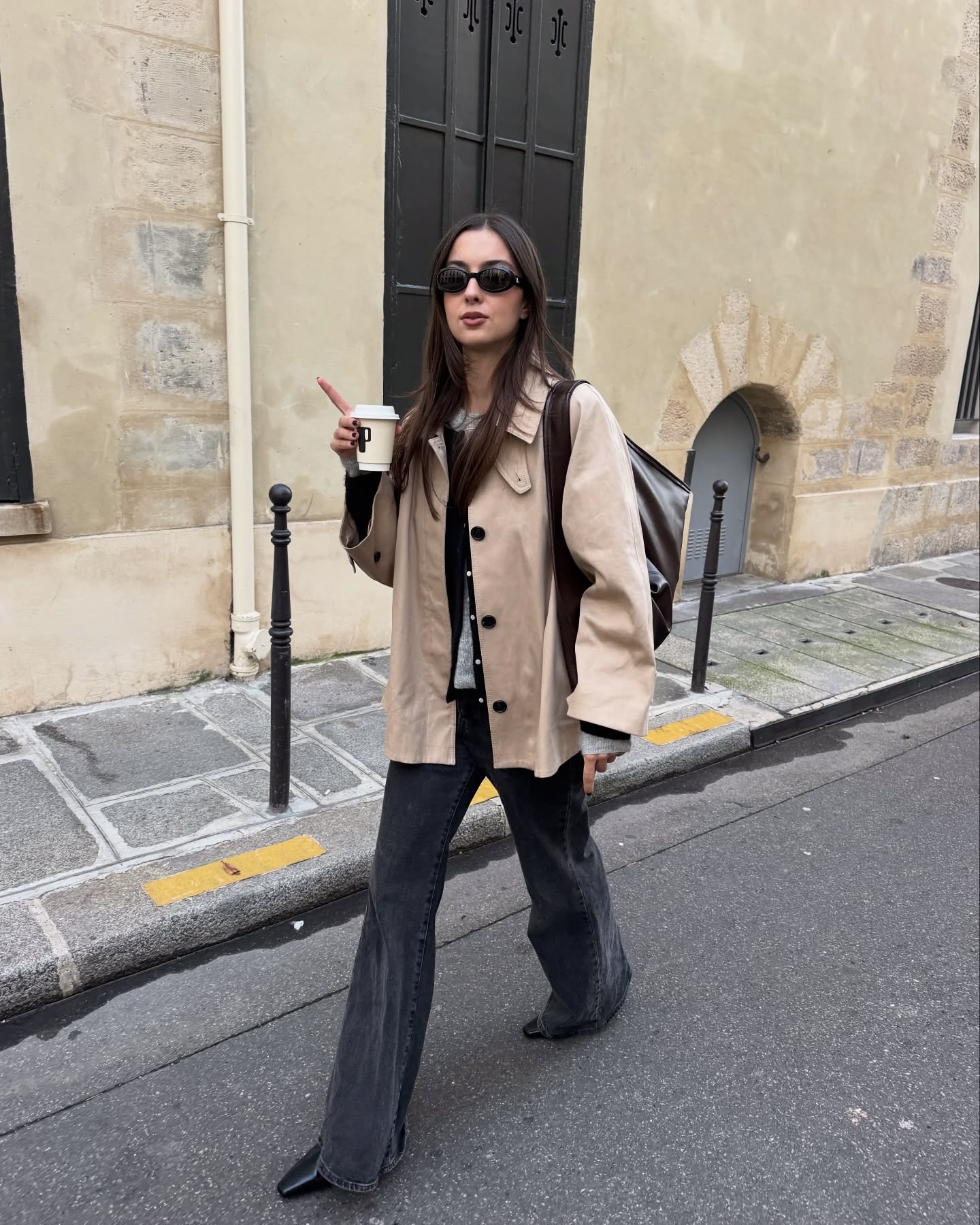 하체 고민은 부츠컷이 해결해줌😯
와이드만 입지 말고 부츠컷 팬츠로 다리 라인 살려보자✨🖤 이미지3