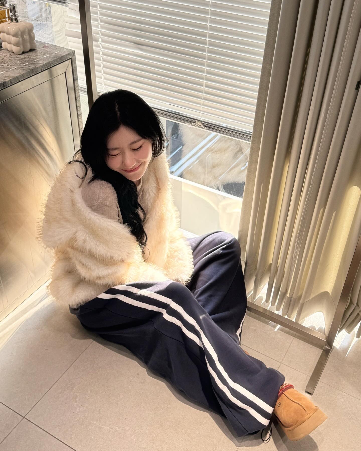 계절마다 손이 가는 트레이닝💓
아우터 무거운 겨울엔 바지라도 편하게 입자🤍🧸 이미지