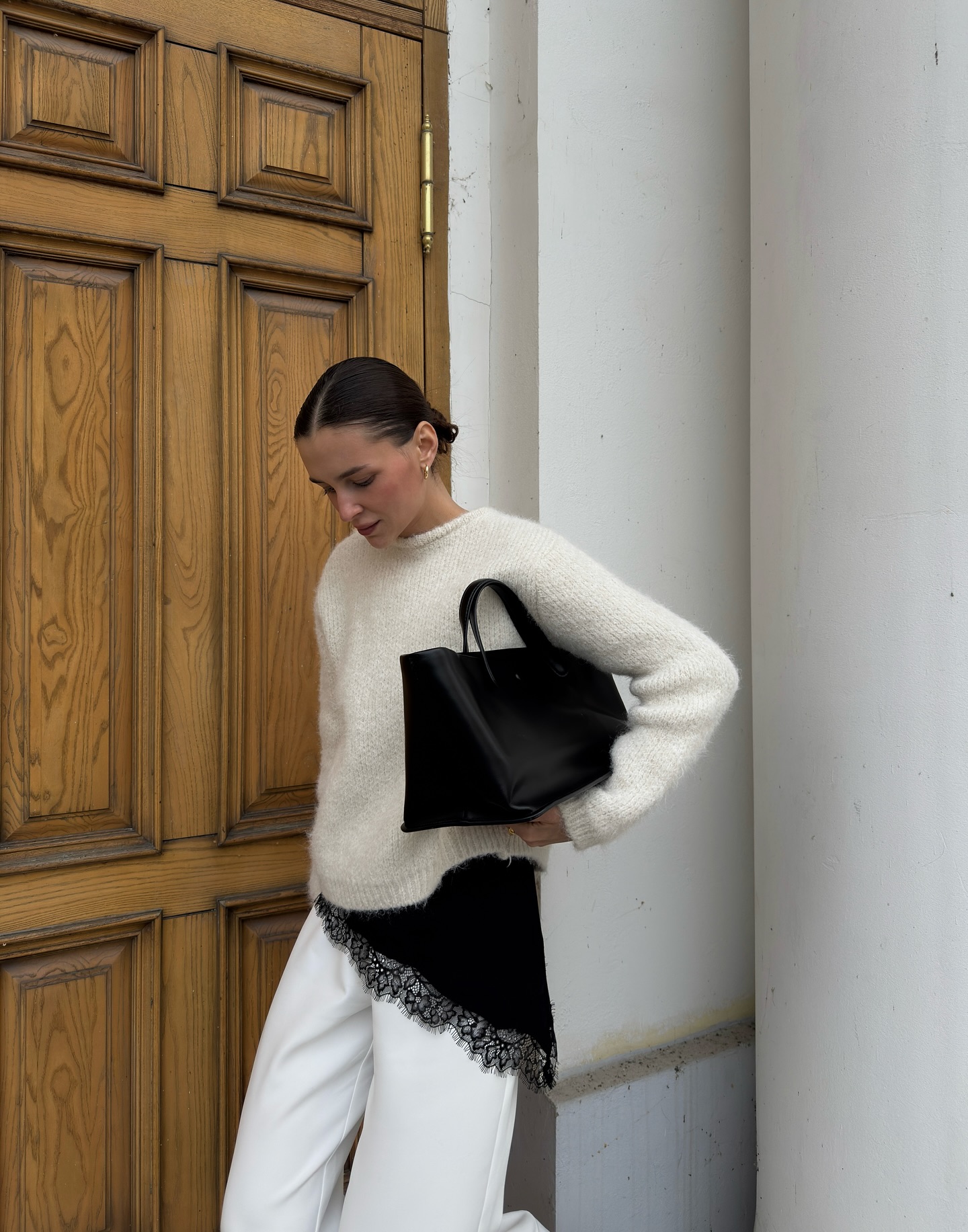 차분하고 세련된 화이트 팬츠🤍
어떤 컬러에도 어울리는 화이트 팬츠 매직🦢✨ 이미지5