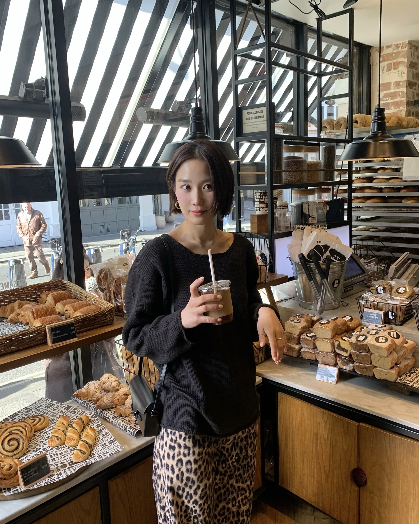 레오파드도 세련되게 코디 가능해🐆
가디건부터 머플러까지 다양한 레오파드 아이템으로 즐기자🤎🖤
 이미지6