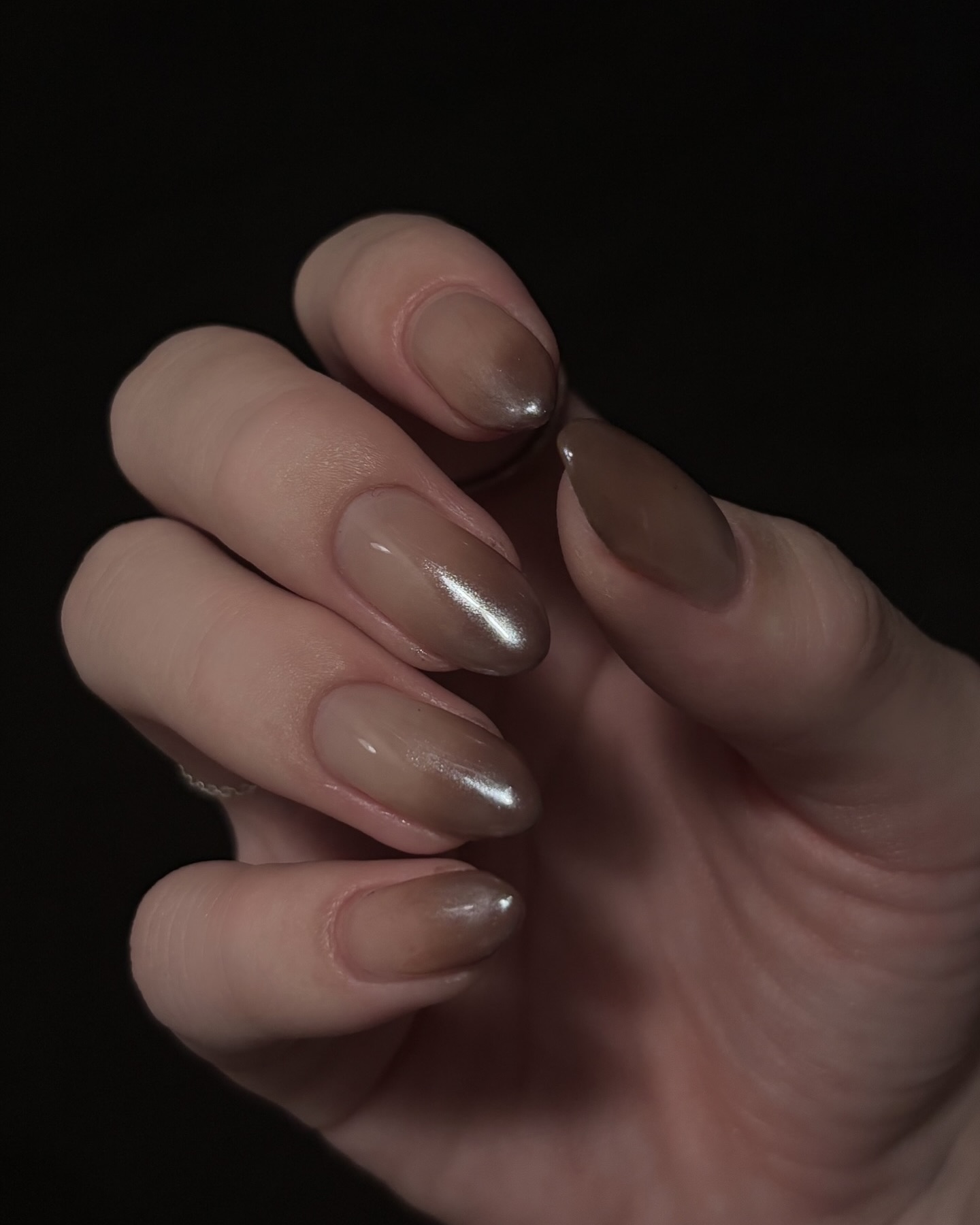 이번엔 은은한 옴브레로 바꿔볼까💅🏻
과하지 않게 분위기 바꾸기엔 옴브레만 한 게 없지✨🤎참고해 봐! 이미지2