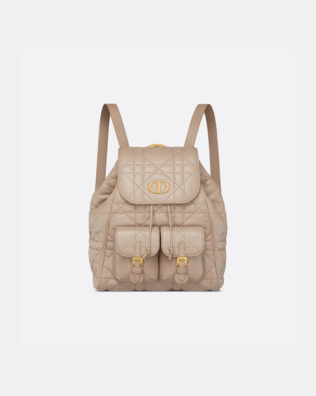 어디서나 손이 가는 데일리 백💖
아우터 두꺼운 계절엔 백팩으로 가볍게☃️👜

데일리로 가볍게 들기 좋은 백팩, 지금 소개해드릴게요.

1. 셀린느 보니 백팩, 400만 원대
카프스킨 소재에 트리옹프 로고 장식이 더해진 셀린느의 보니 백팩입니다. 김나영은 데님 재킷과 스웨이드 스커트를 매치해 가을 데일리룩을 완성했습니다.

2. 디올 카로 미디엄 백팩, 500만 원대
매크로 까나쥬 스티칭과 골드 로고 포인트의 디올 카로 미디엄 백팩입니다. 홍수주는 니트와 데님 팬츠를 매치해 캐주얼한 데일리룩을 완성했습니다. 이미지9