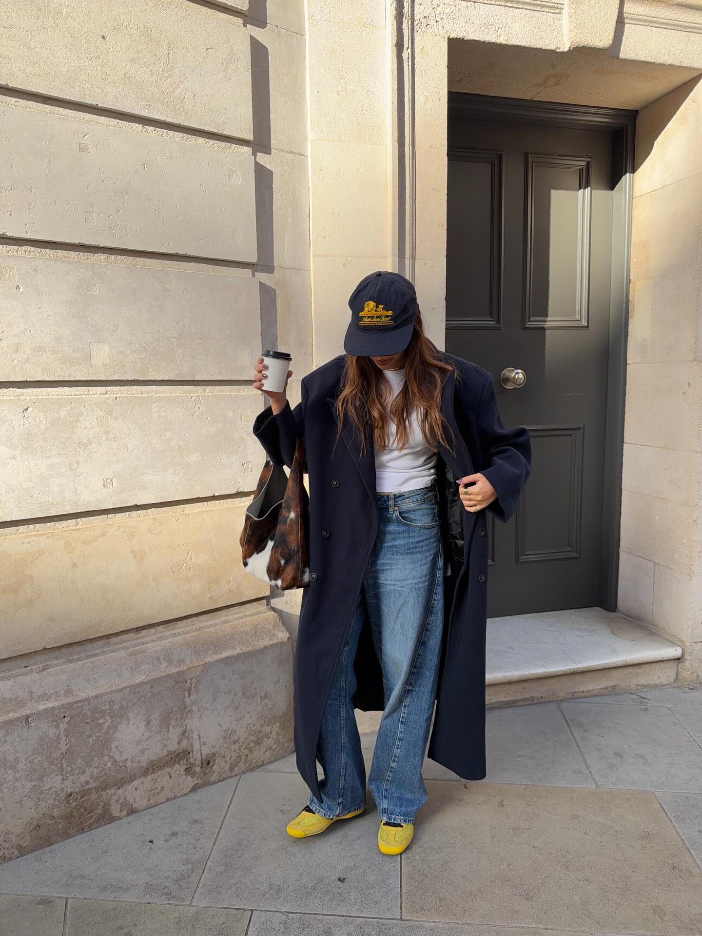 길수록 예쁜 롱코트의 매력🖤
다리 길어 보이는 세련된 실루엣🧥✨ 이미지6