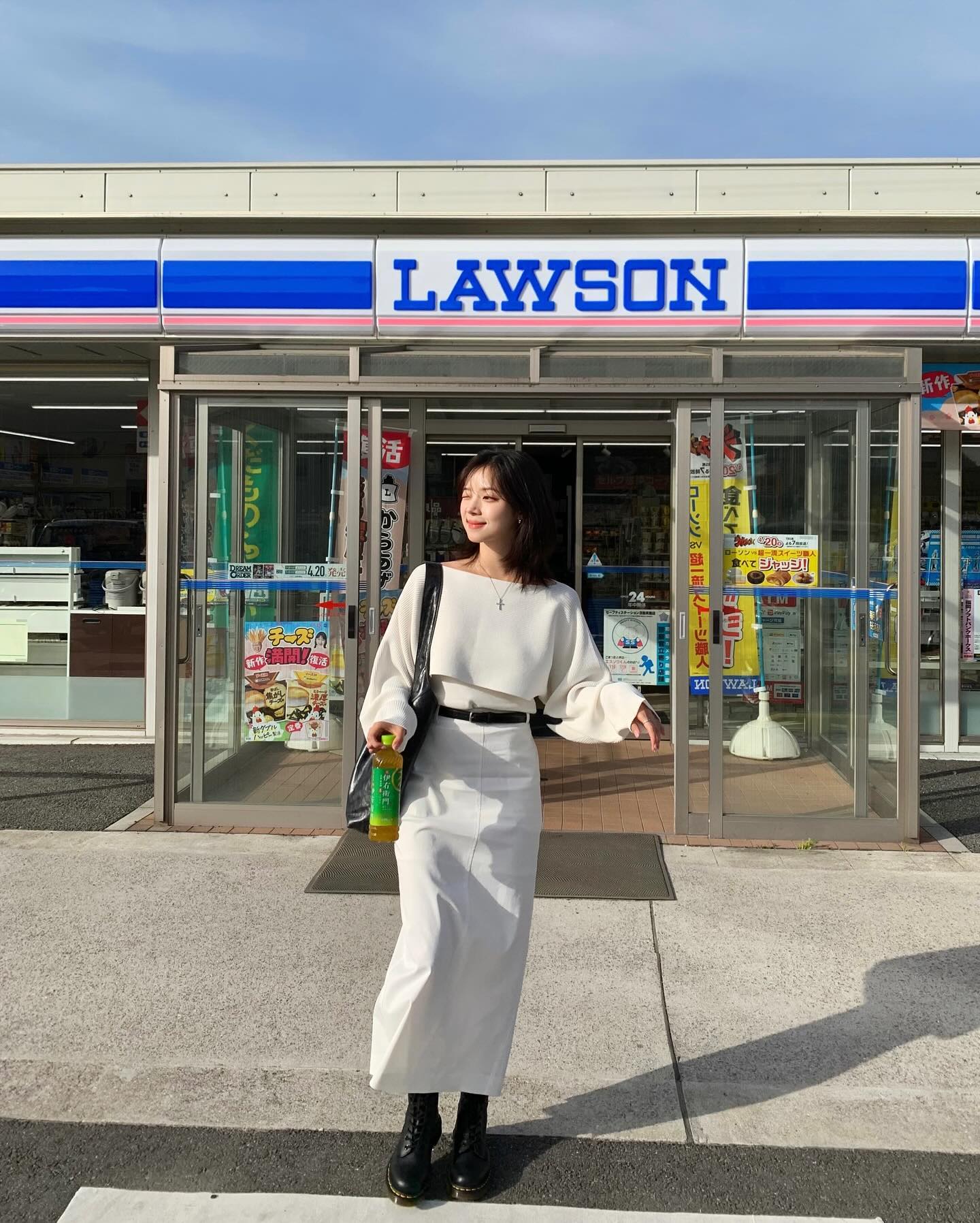 쉽게 입자! 화이트 롱스커트🪽
어디에 매치해도 예쁜🫧🦢 추운 날씨에도 화사하게 완성 이미지5