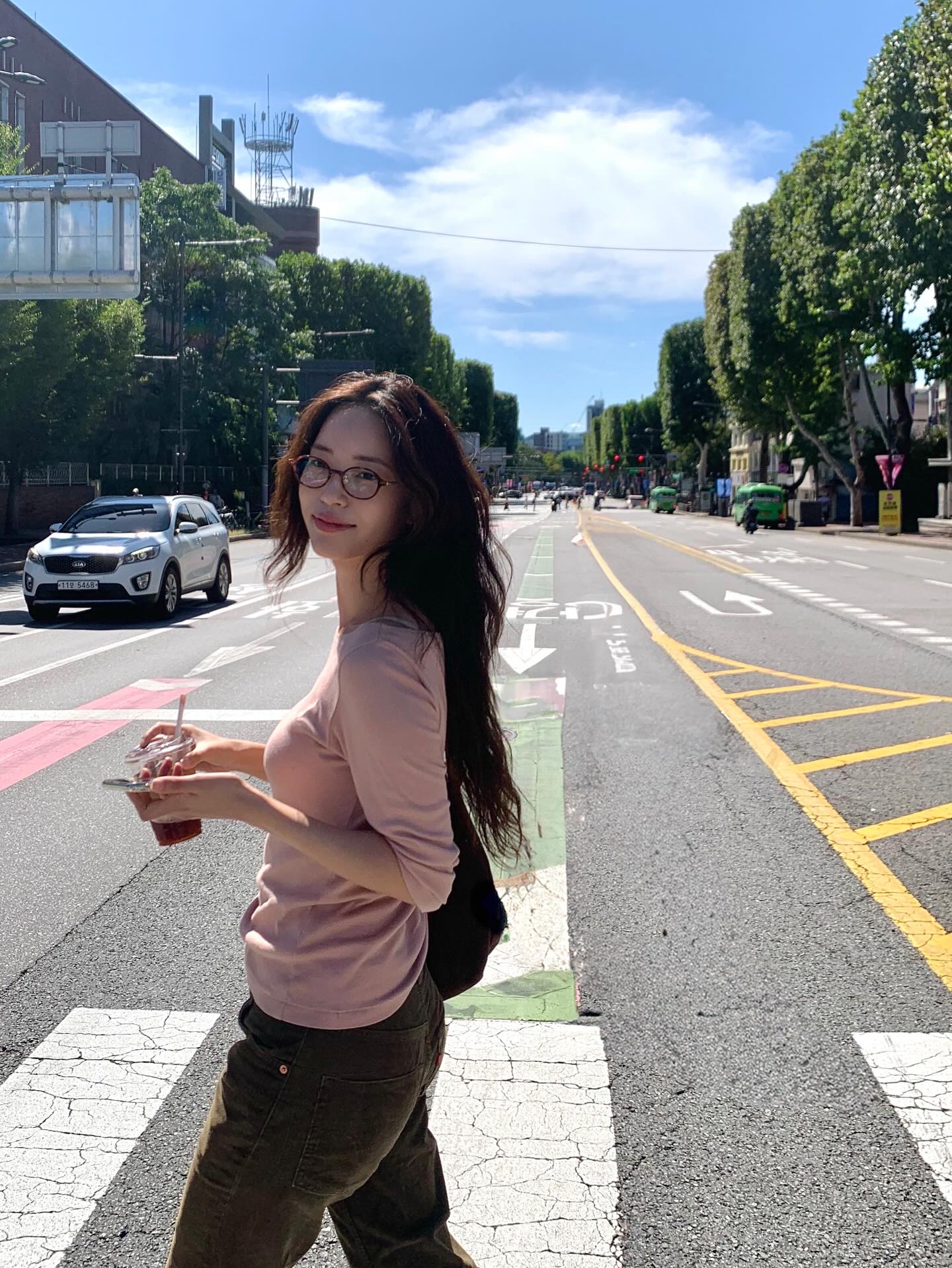 부해 보여서 코듀로이 피했다면?🔍
이젠 슬림하게 떨어지는 코듀로이 팬츠로 겨울 준비하자🤎💙 이미지6