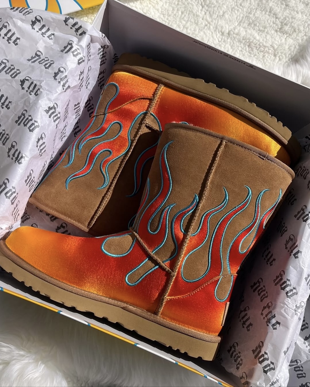 불꽃디테일 어그 x 제레미스캇🔥 이미지