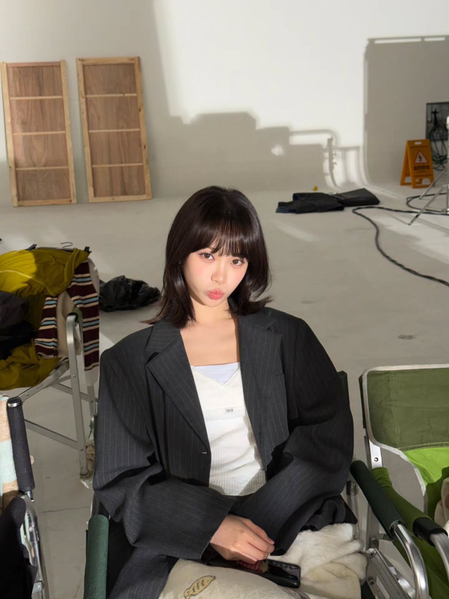 겨울 아우터 속 얇은 블레이저🖤
출근룩부터 데일리룩까지 활용하기 좋은 블레이저 자켓✨ 이미지2