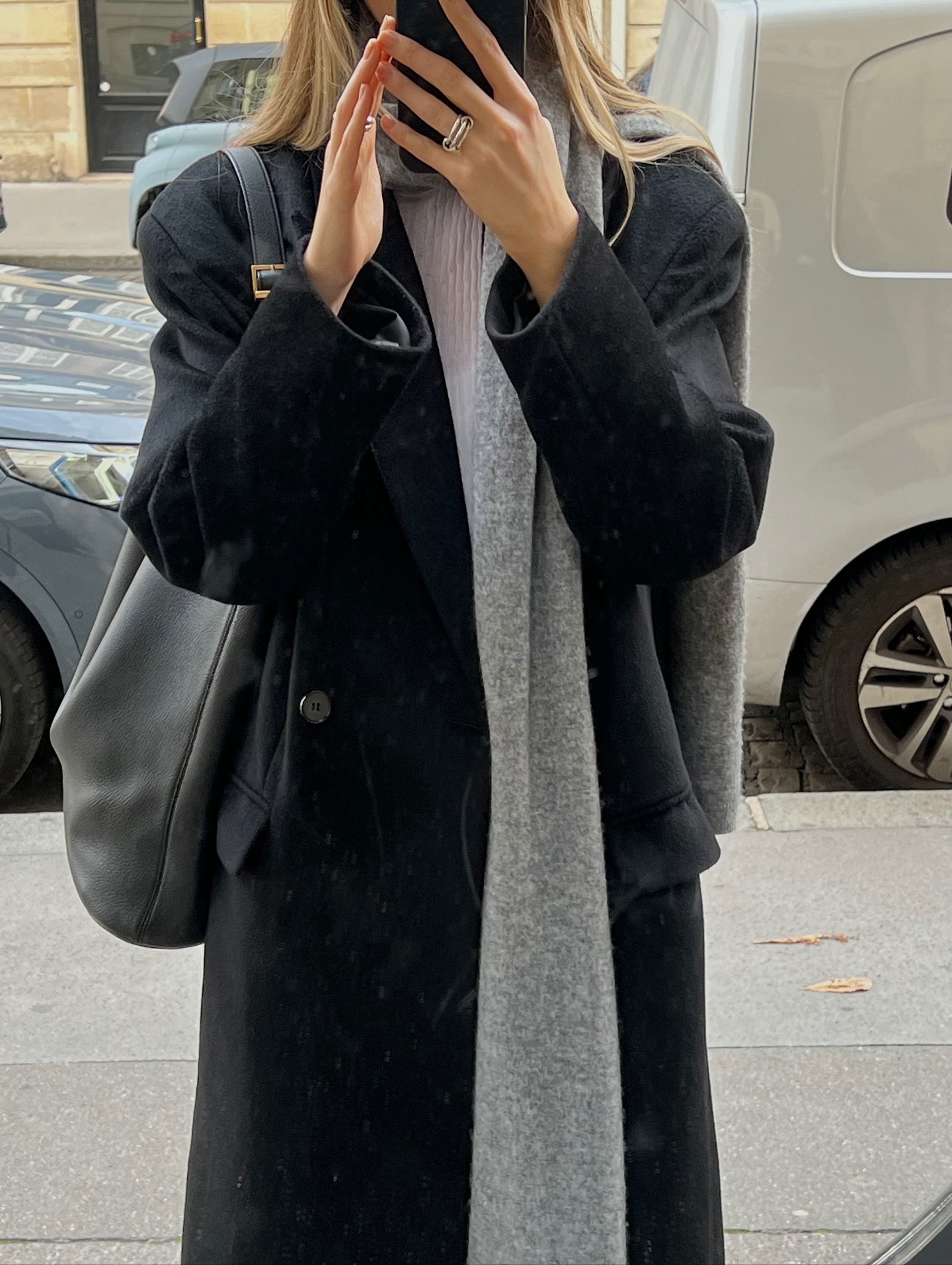 길수록 예쁜 롱코트의 매력🖤
다리 길어 보이는 세련된 실루엣🧥✨ 이미지1