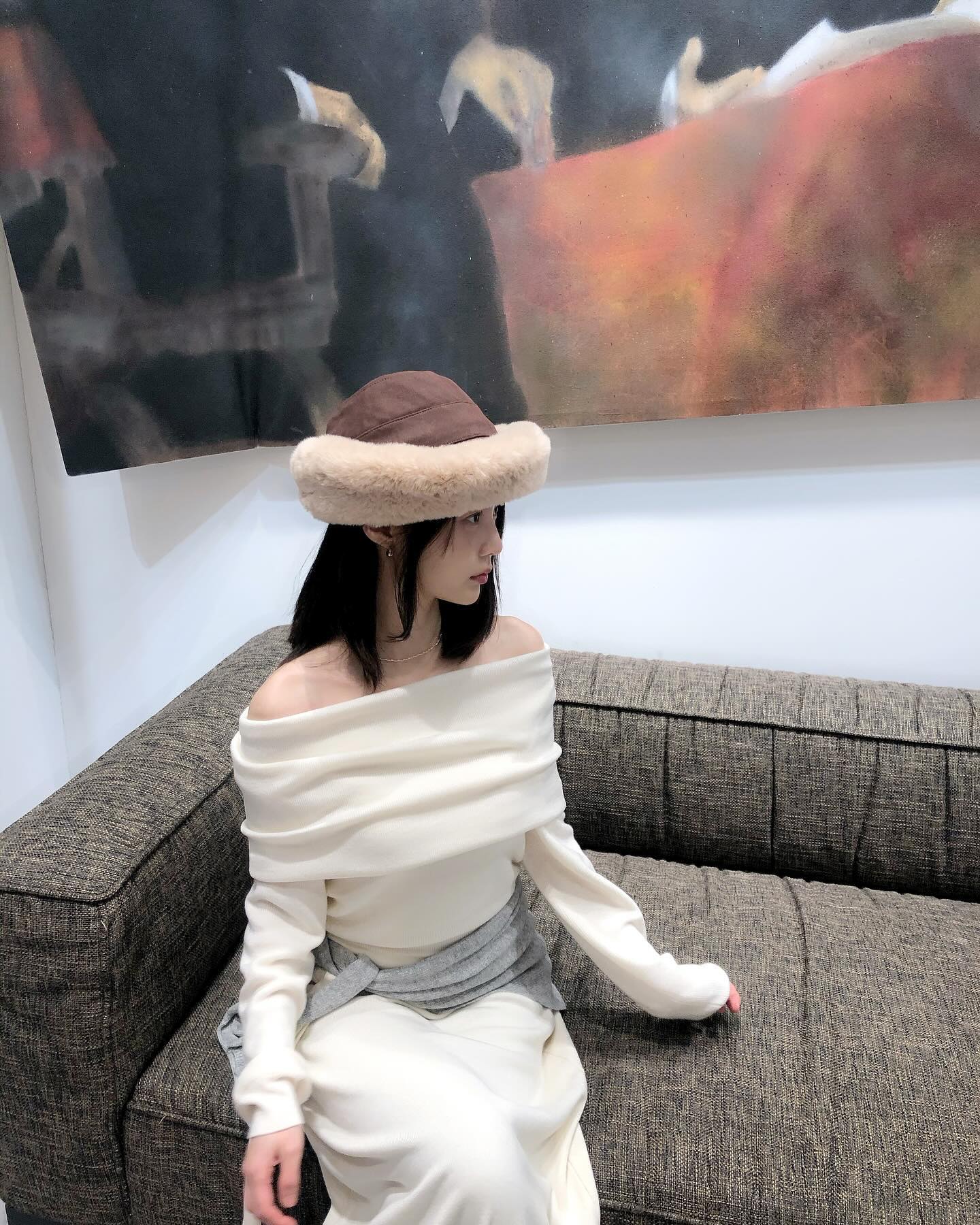 썸남도 반하는 오픈숄더 니트💘
데이트부터 연말 파티까지 여리여리한 오픈숄더 니트로 쭉🧶🤍 이미지6