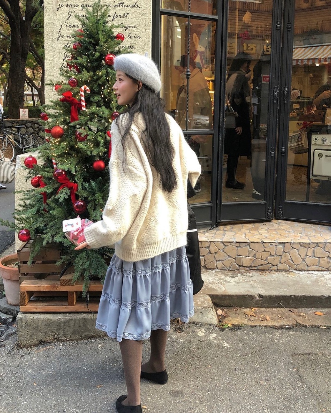 미디스트의 귀환이랄까🤎
올가을 트렌드 미디스커트로 가을 데일리룩 완성✨🍁 이미지6