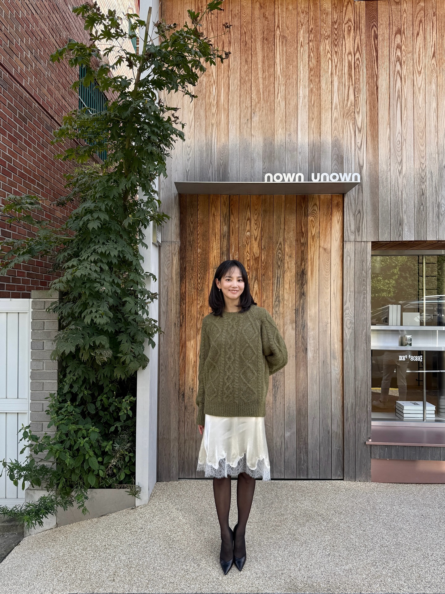 미디스트의 귀환이랄까🤎
올가을 트렌드 미디스커트로 가을 데일리룩 완성✨🍁 이미지3