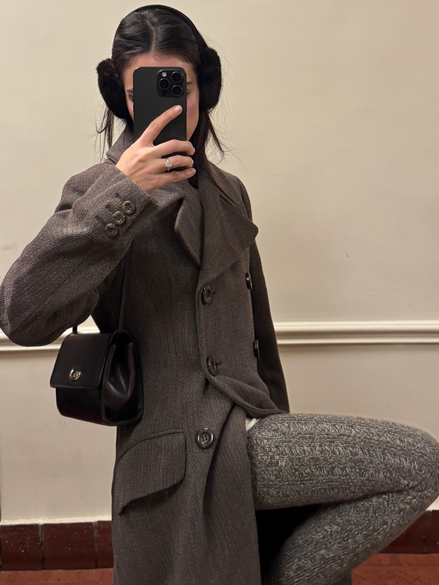 헤링본은 코트일 때 제일 예뻐🧥
툭 걸쳐도 고급스러운 겨울 데일리 아우터 ❄️🤎 이미지