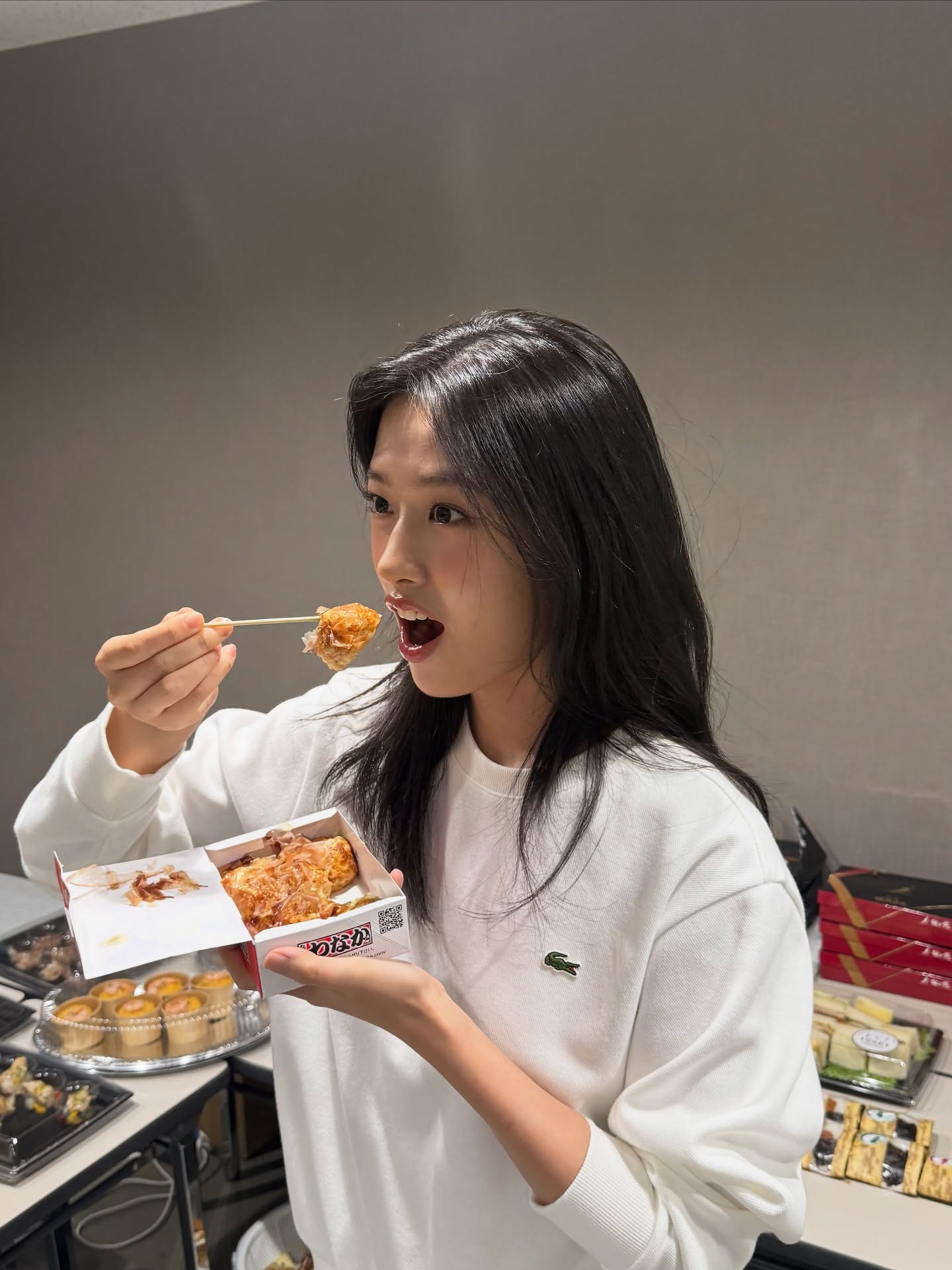 현시점 입기 좋은 무지 맨투맨🪄
단독으로도, 레이어드로도 활용 가능한 만능 맨투맨 충분🩶🖤 이미지2