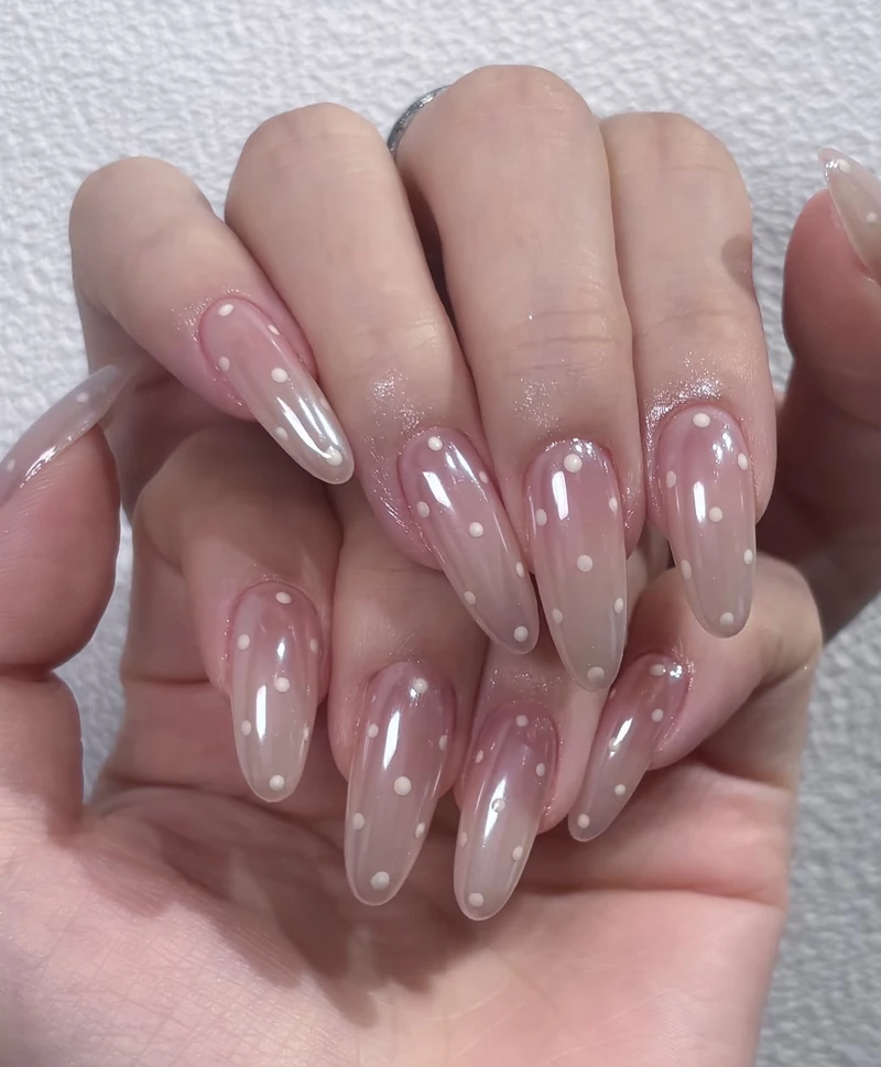 핀터레스트 감성 도트 네일💅
패턴 네일 고민 될 땐 고민 말고 폴카 도트 네일하기🎀🖤 이미지5
