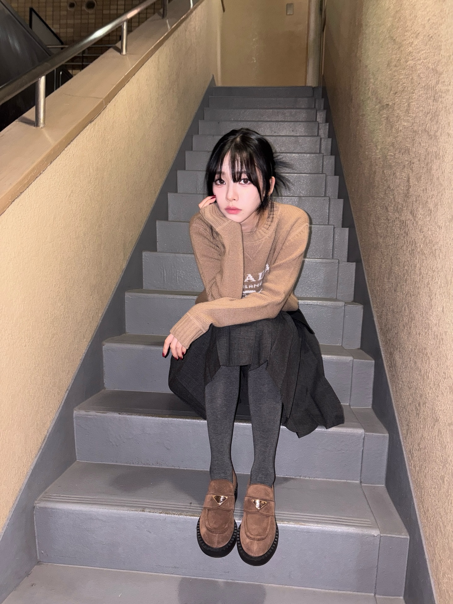 미디스트의 귀환이랄까🤎
올가을 트렌드 미디스커트로 가을 데일리룩 완성✨🍁 이미지1