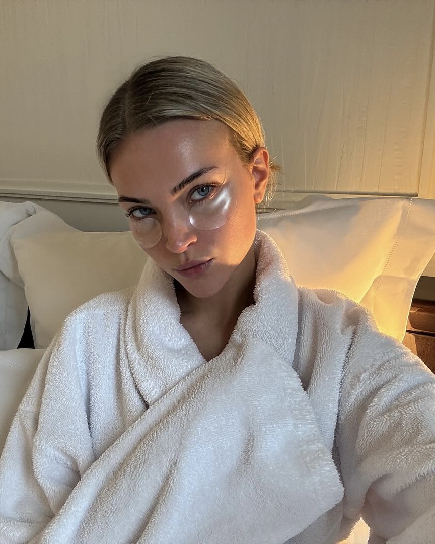 눈밑까지 휴식이 필요해🩹
쿨링감으로 붓기 쏙 빼주는 데일리 필수템 이이패치💧✨
이미지2