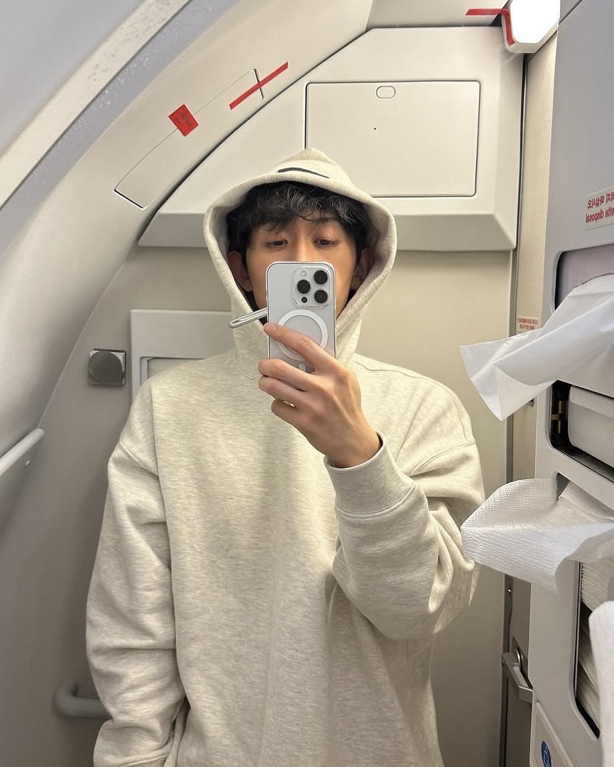 회색 후드 안 하고 뭐하니👻 이미지2