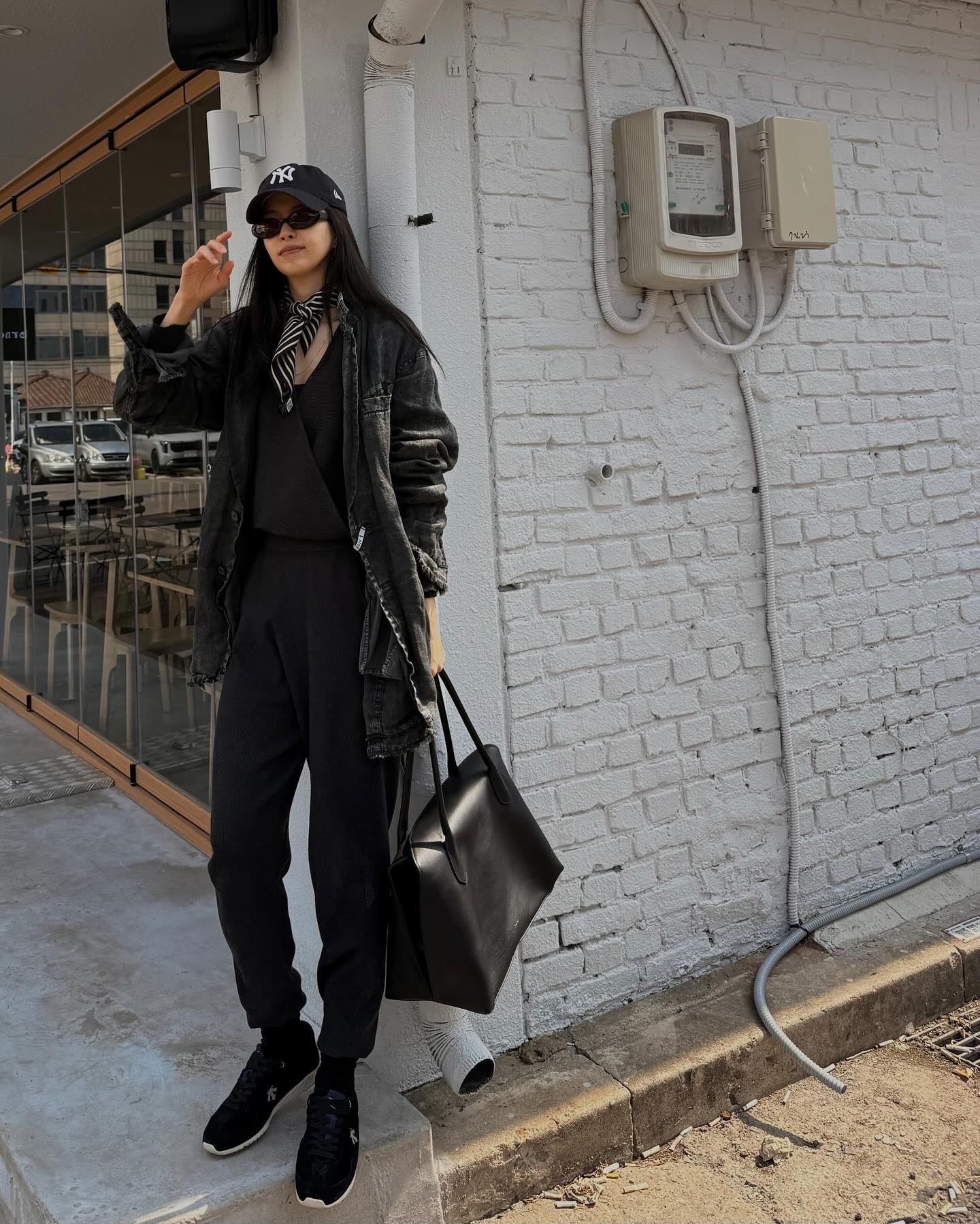 스카프만 있으면 분위기 확 달라져🤍
목, 헤어, 가방 모두 활용 가능하니까✨🖤가을 마무리는 스카프로! 이미지2