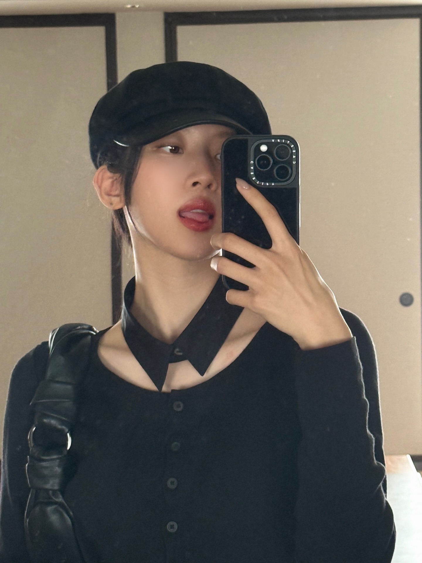 볼캡 질리면 꺼내드는 헌팅캡🖤
묶거나 풀어도 매력 포인트 확실✨🎶헌팅캡으로 무드 바꾸자 이미지2