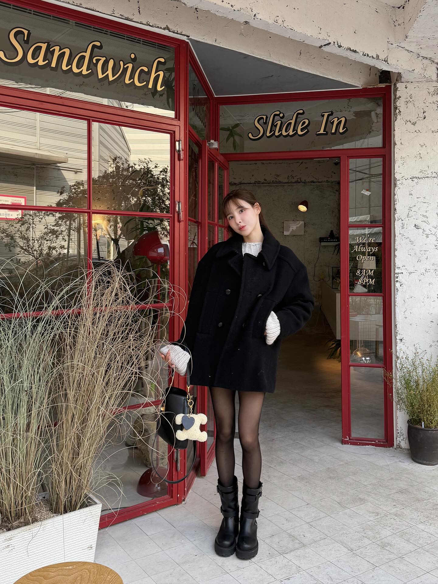 겨울엔 미니멀하게, 숏 코트지💡
헤비 하지 않고 가볍게 입기 좋은 숏 코트로 겨울 시작하자❄️✨ 이미지5