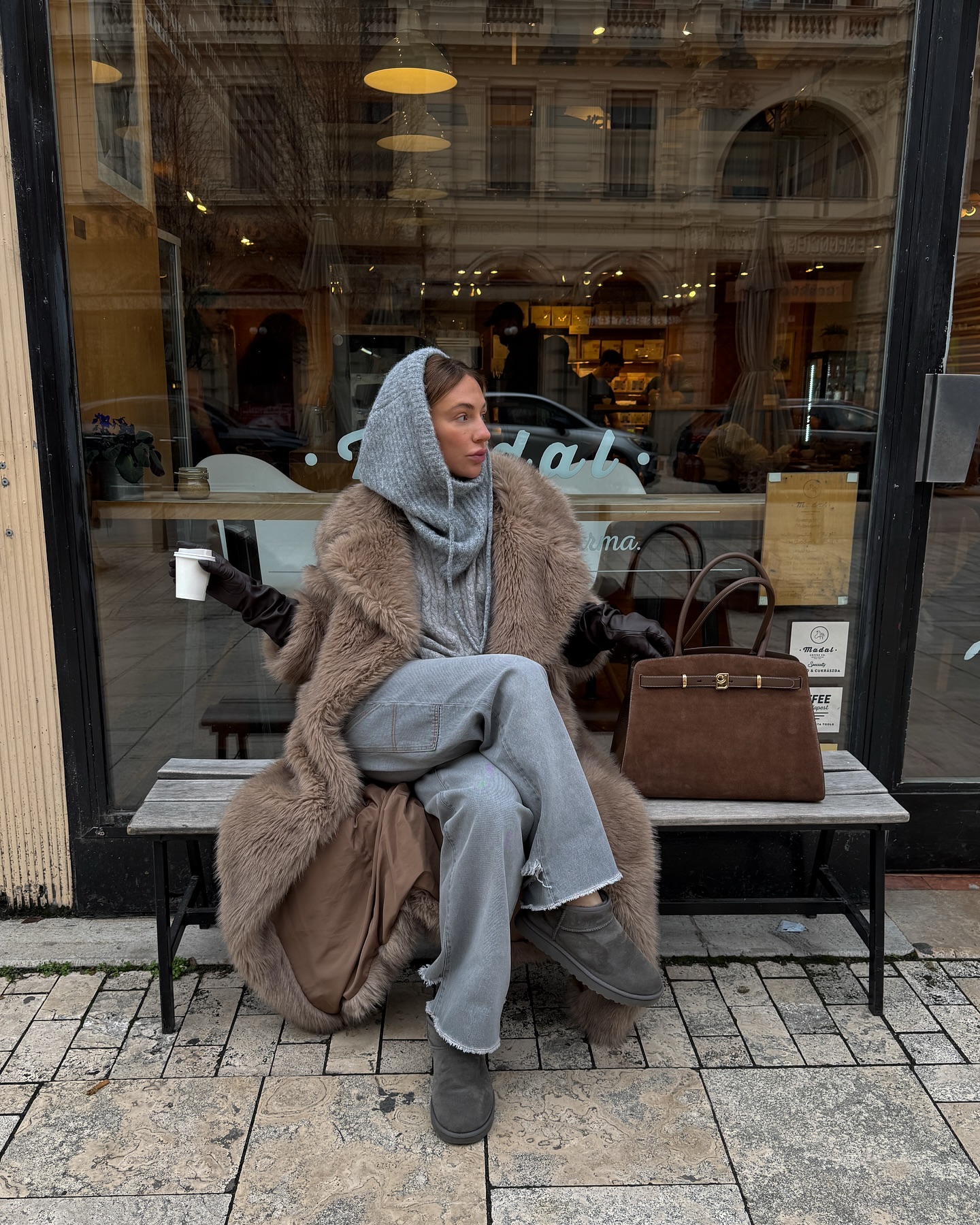 퍼코트 하나로 겨울 준비 완료🧸
겨울엔 이만큼 따뜻한 아우터 또 없죠❄️🤎 이미지4