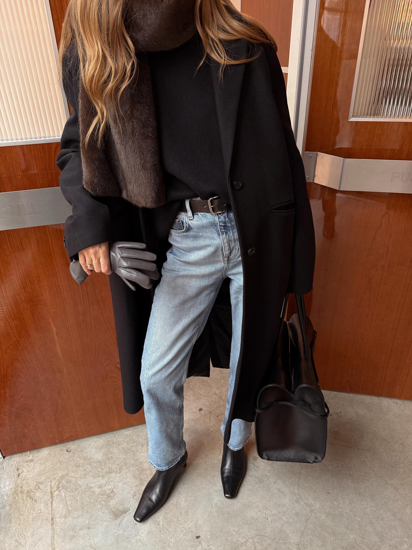 롱 코트 + 니트는 겨울 완벽 조합❄️
내일부터 영하🌡️🧶 포근한 니트와 롱 코트로 따숩게 입자 이미지1