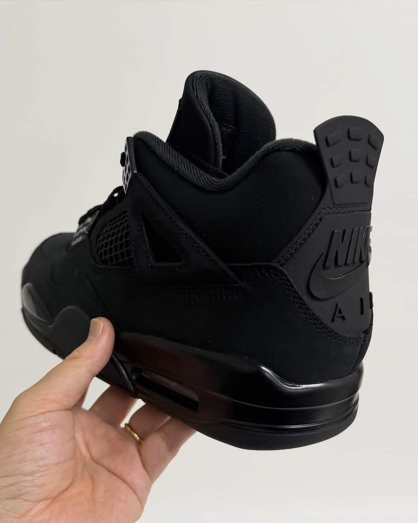 스우시로 돌아온 조던4 블랙캣🐈‍⬛ 이미지9