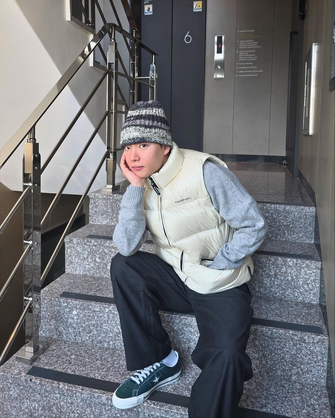 패딩조끼 걸치기 좋을 때☕️ 이미지2